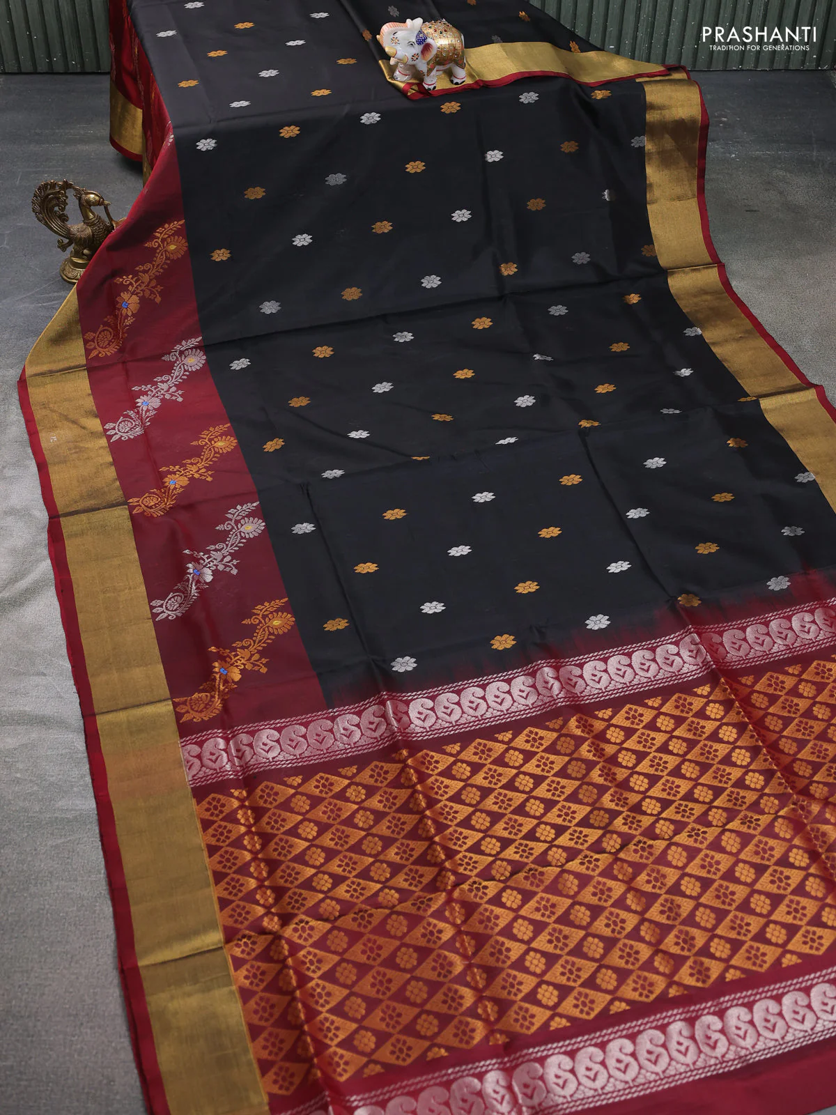 Pure uppada silk saree black and maroon with silver & gold zari woven buttas and zari woven border - Image 2