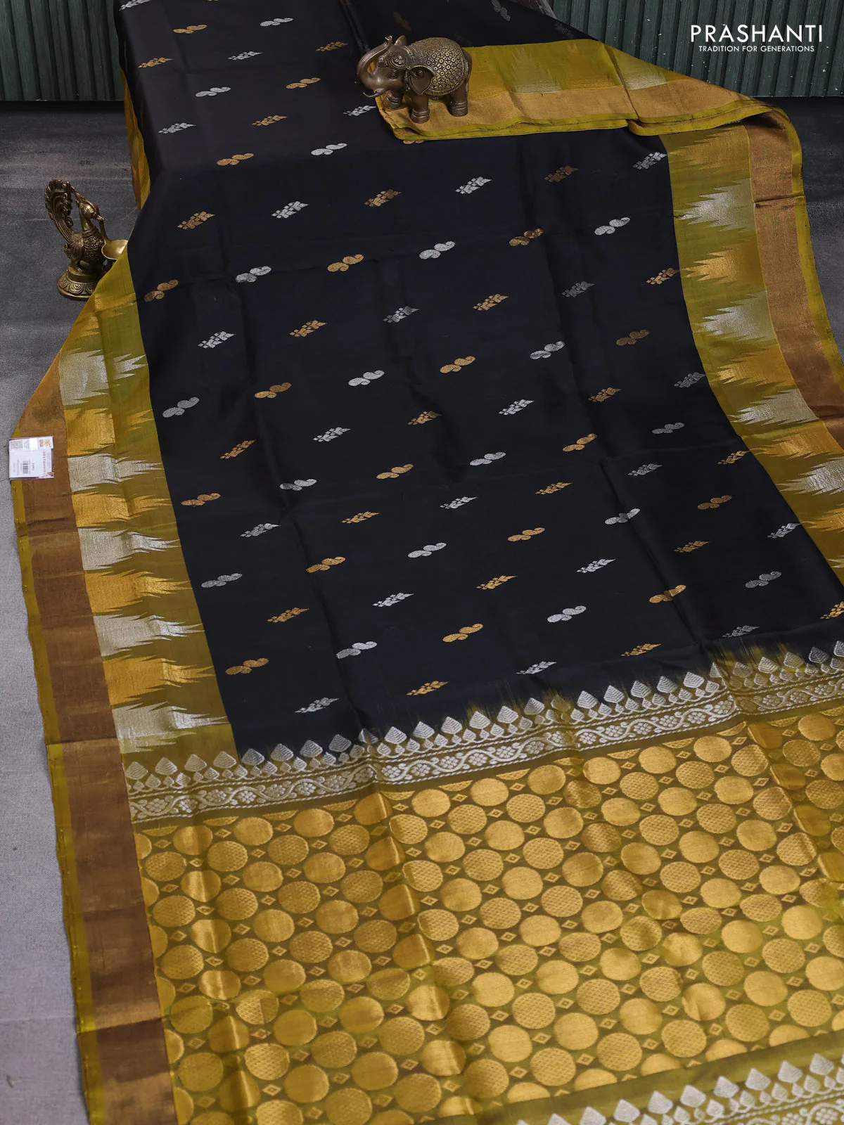Pure uppada silk saree black and mehendi green with silver & gold zari woven buttas and temple design zari woven border - Image 2