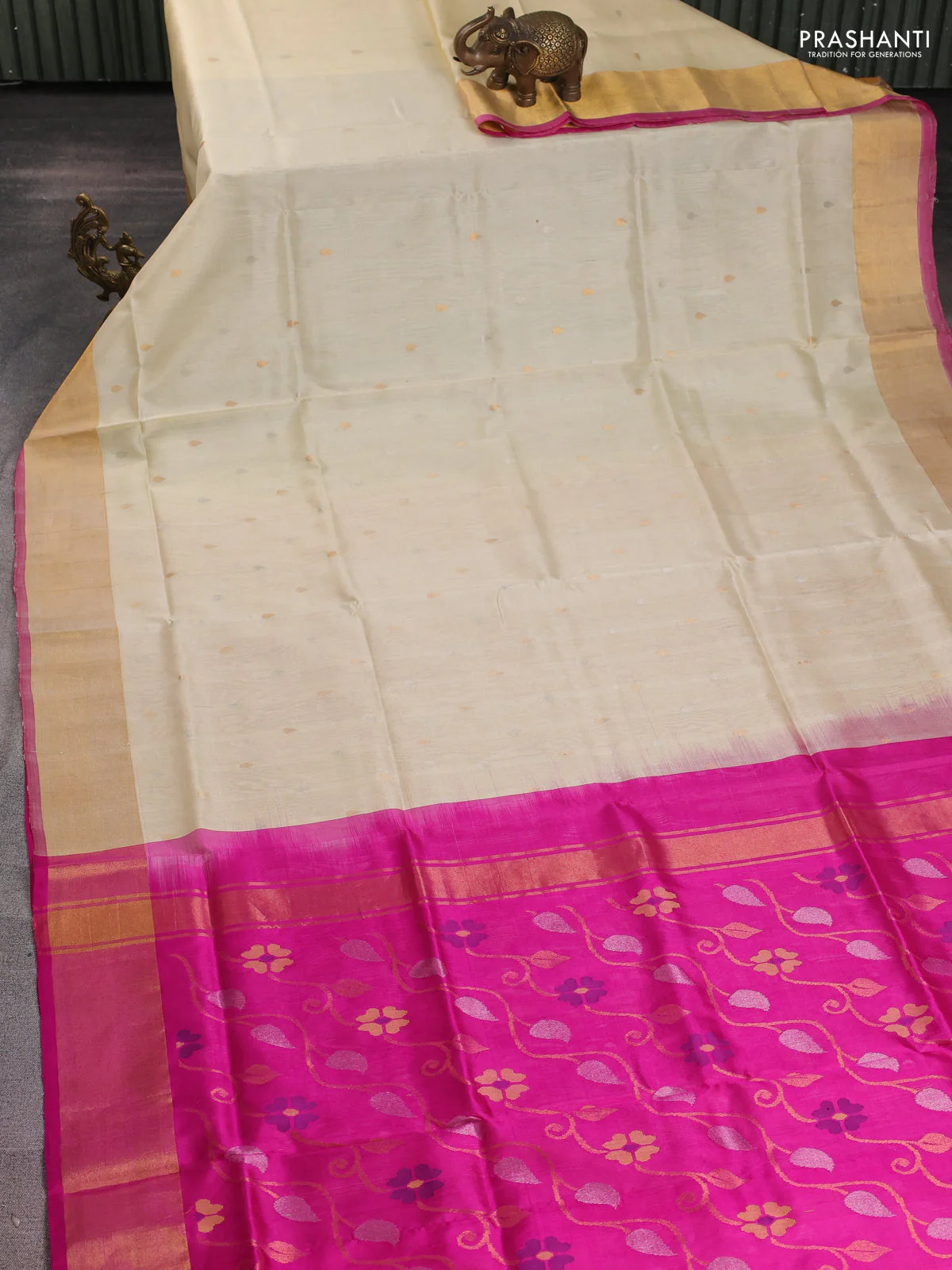 Pure uppada silk saree cream and pink with silver & gold zari woven tilak buttas and zari woven border - Image 2