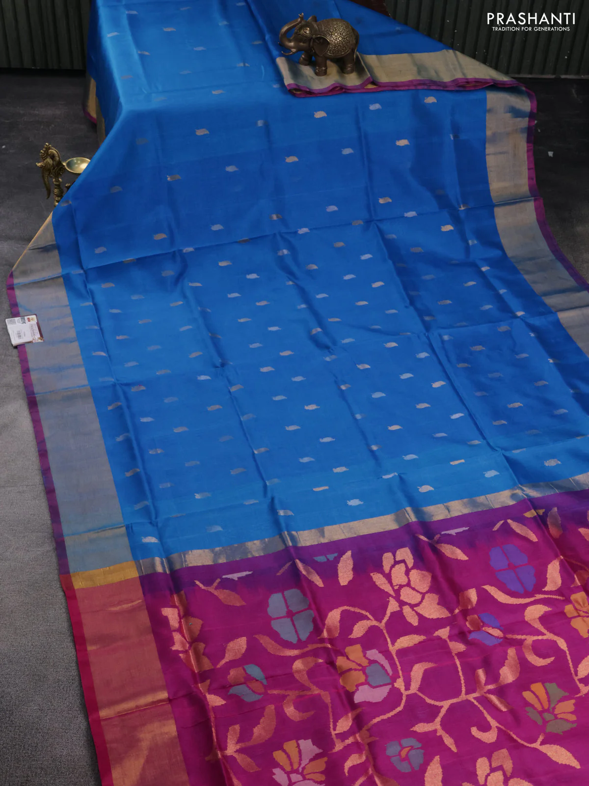 Pure uppada silk saree cs blue and pink with silver & gold zari woven leaf buttas and jamdhani design pallu - Image 2