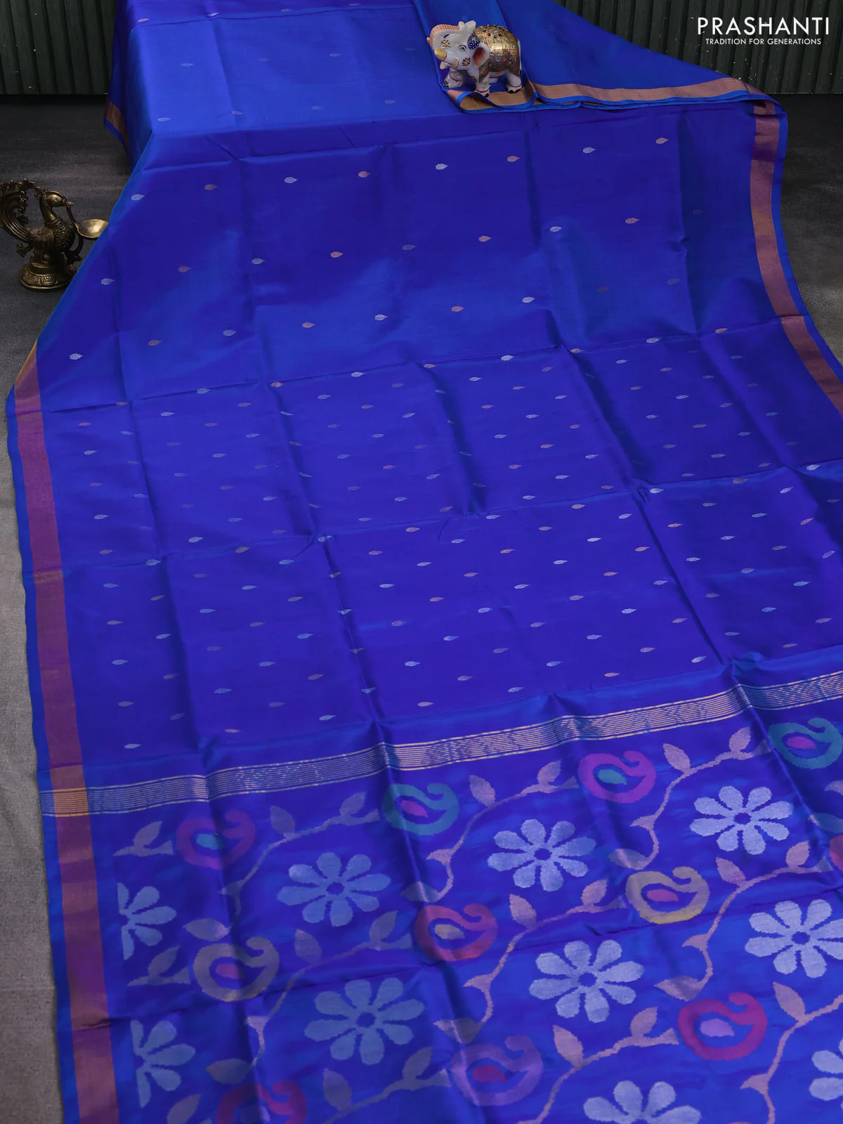 Pure uppada silk saree dual shade of blue with silver & gold zari woven thilak buttas and jamdhani design pallu - Image 2