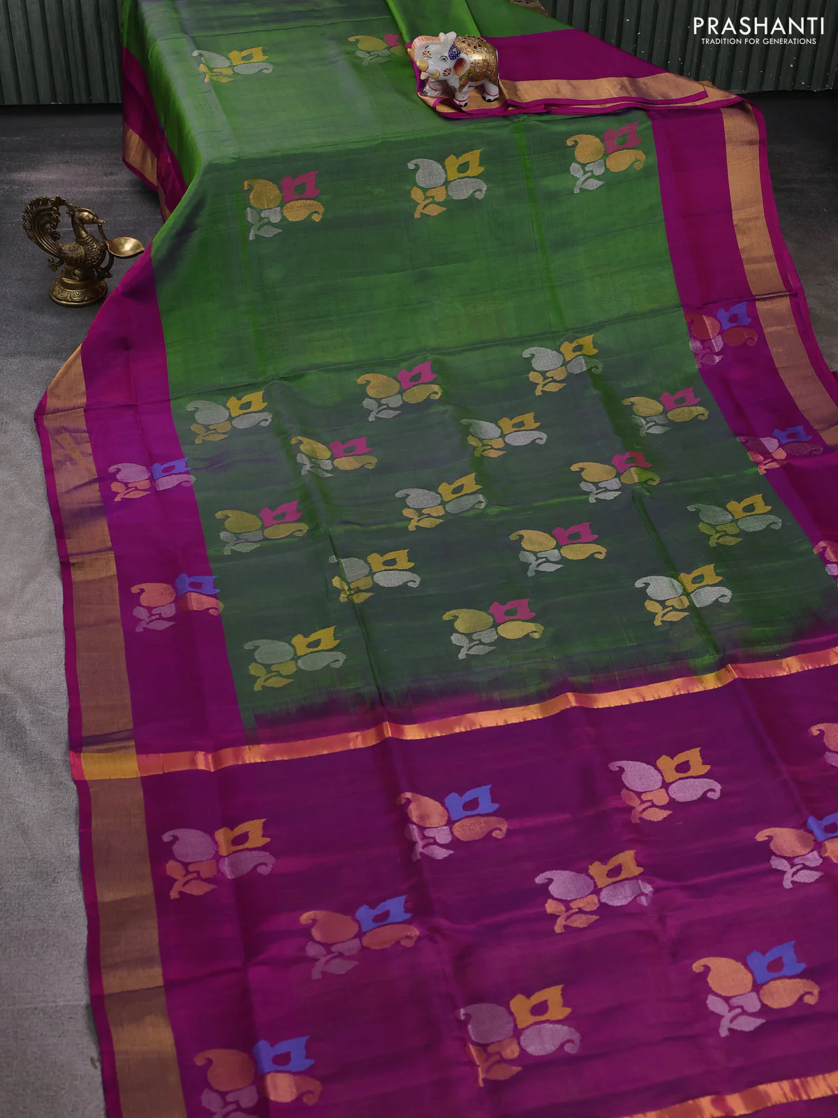 Pure uppada silk saree dual shade of green and purple with jamdhani buttas and jamdhani design pallu - Image 2