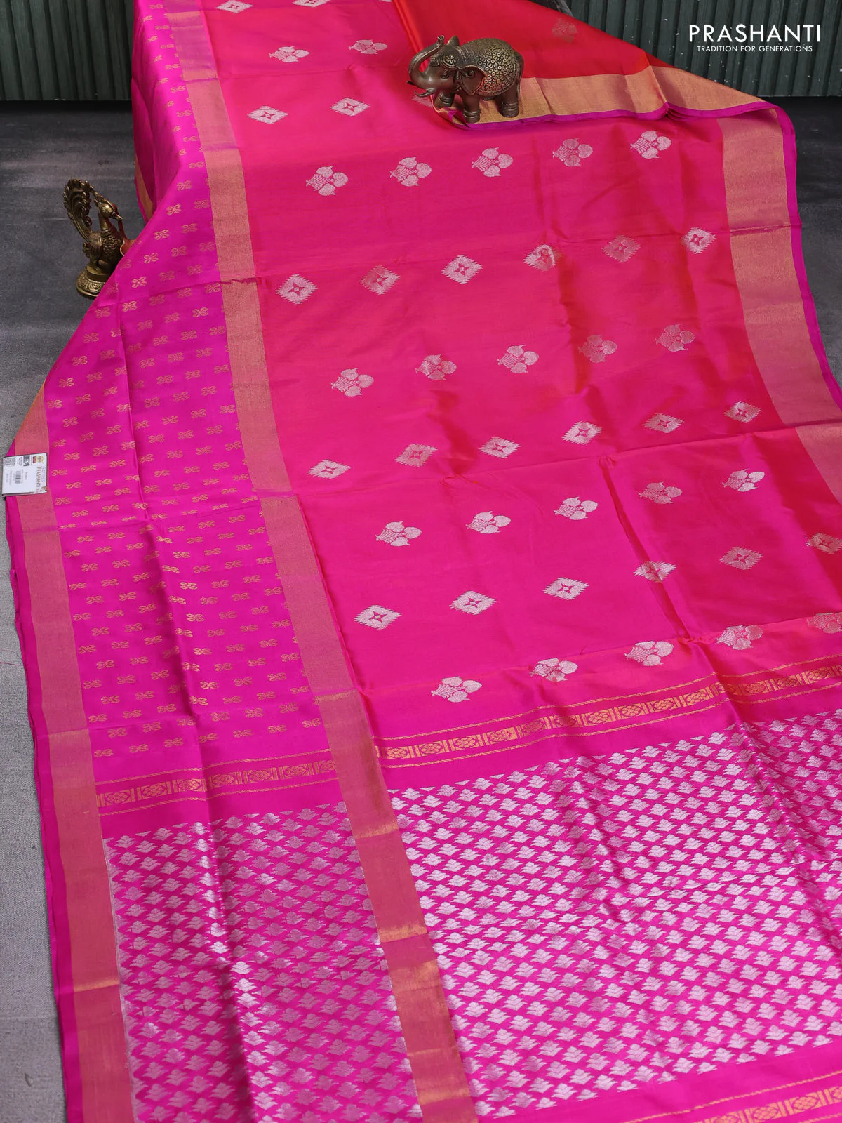 Pure uppada silk saree dual shade of pink and pink with zari woven buttas and long zari woven butta border - Image 2