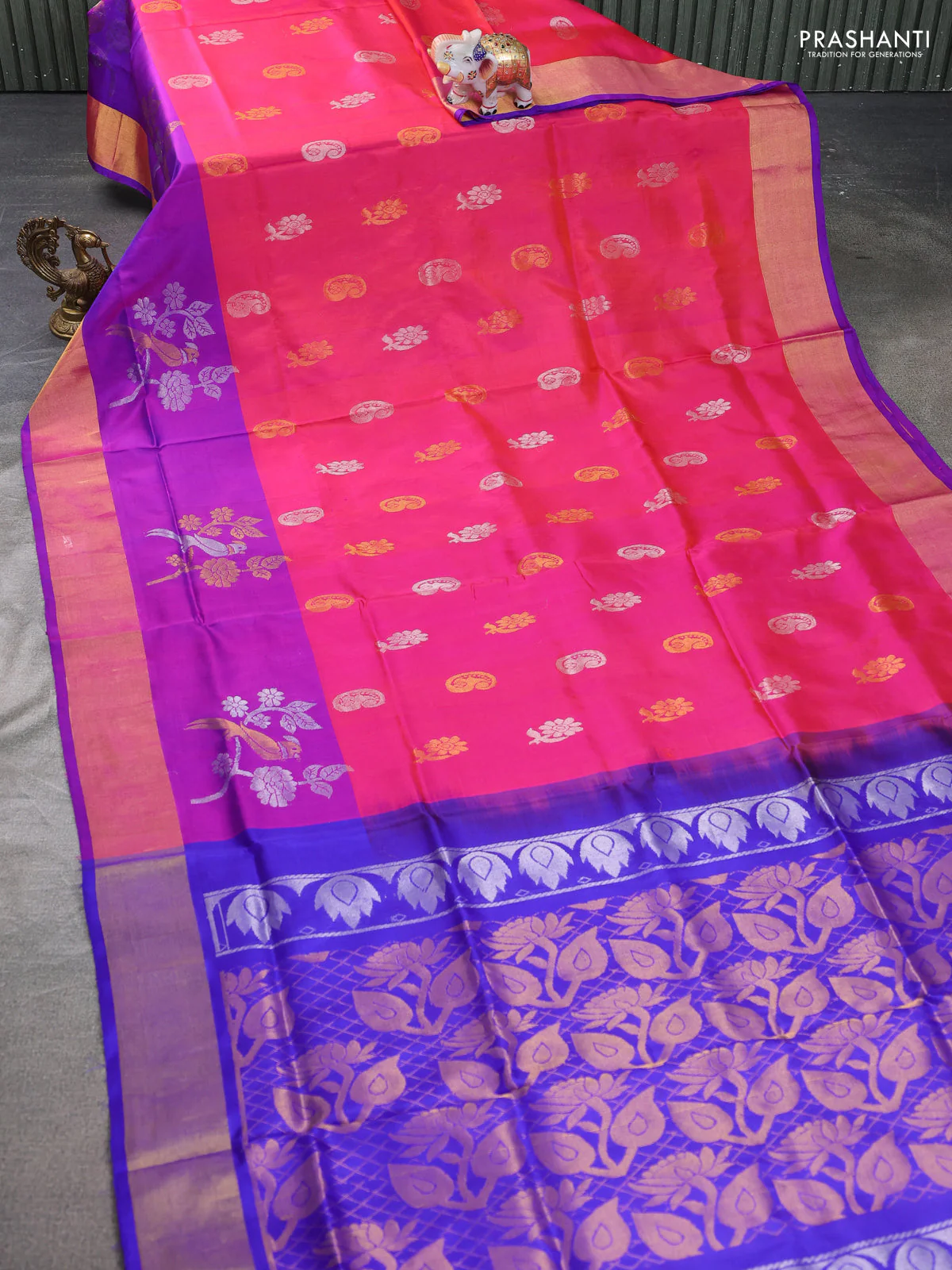 Pure uppada silk saree dual shade of pink and violet with silver & gold zari woven buttas and zari woven border - Image 2