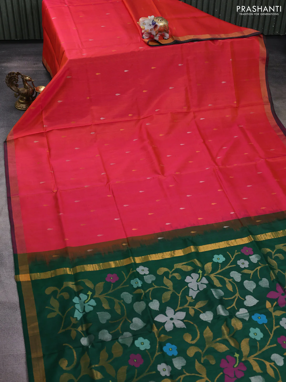 Pure uppada silk saree dual shade of pinkish orange and green with silver & gold zari woven thilak buttas and jamdhani design pallu - Image 2