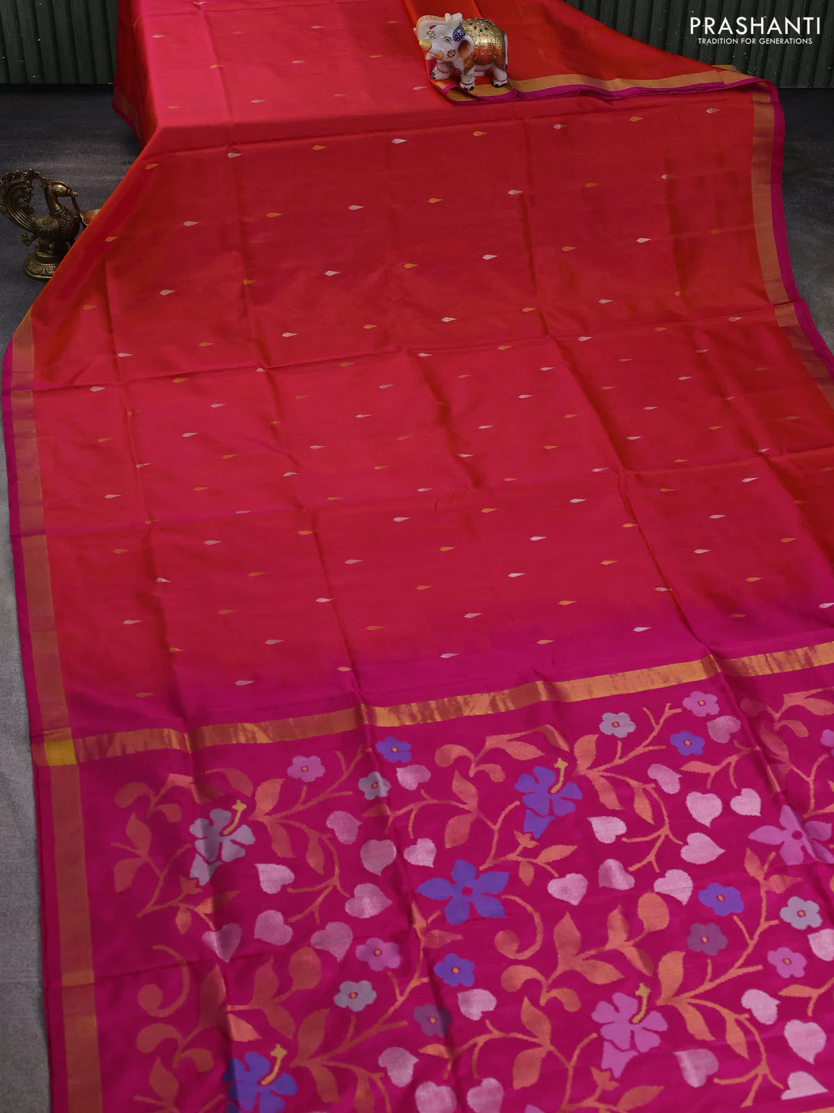 Pure uppada silk saree dual shade of pinkish orange and pink with thread & zari woven thilak buttas and jamdhani design pallu - Image 2