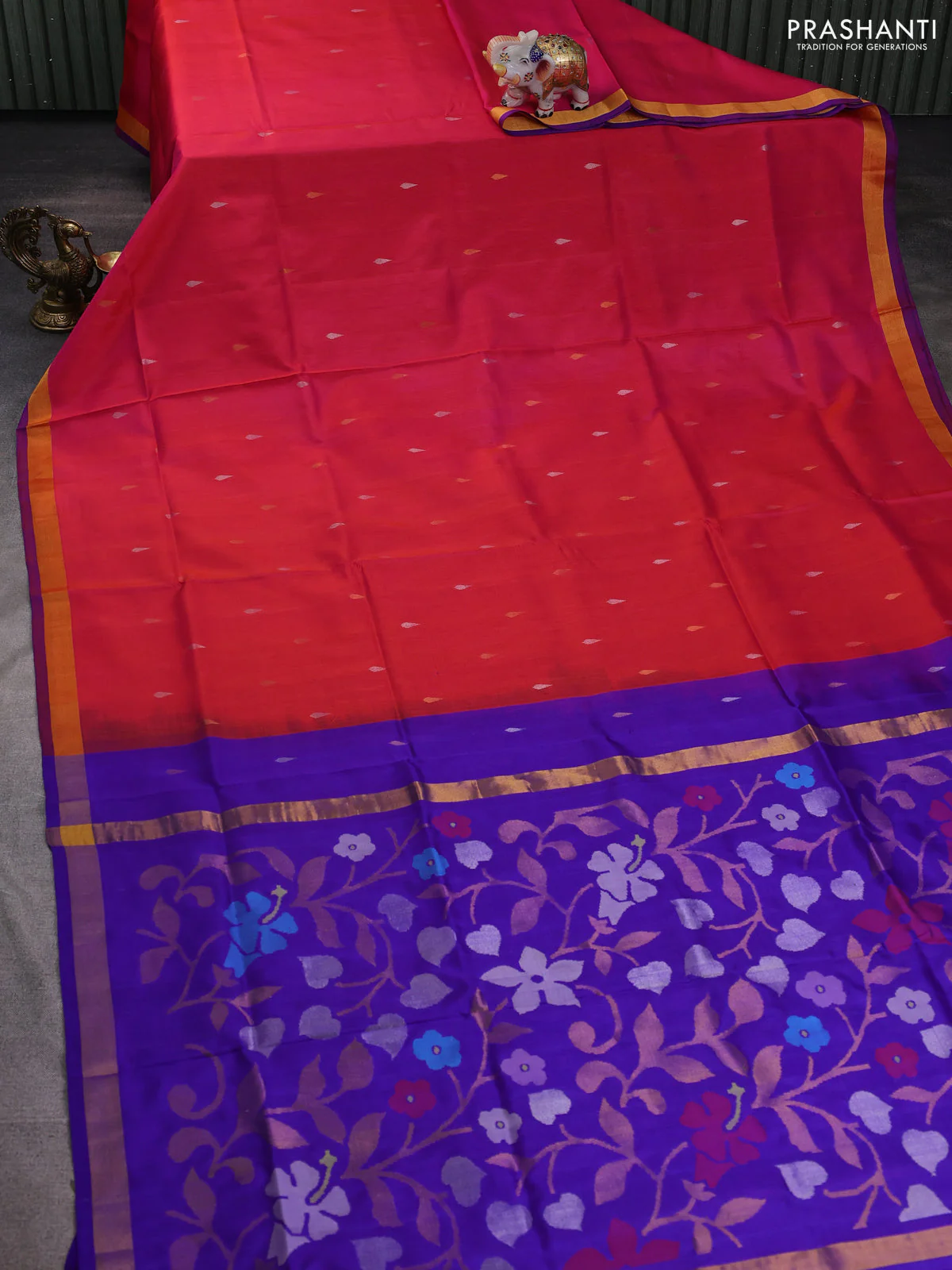 Pure uppada silk saree dual shade of pinkish orange and violet shade with silver & gold zari woven thilak buttas and jamdhani design pallu - Image 2