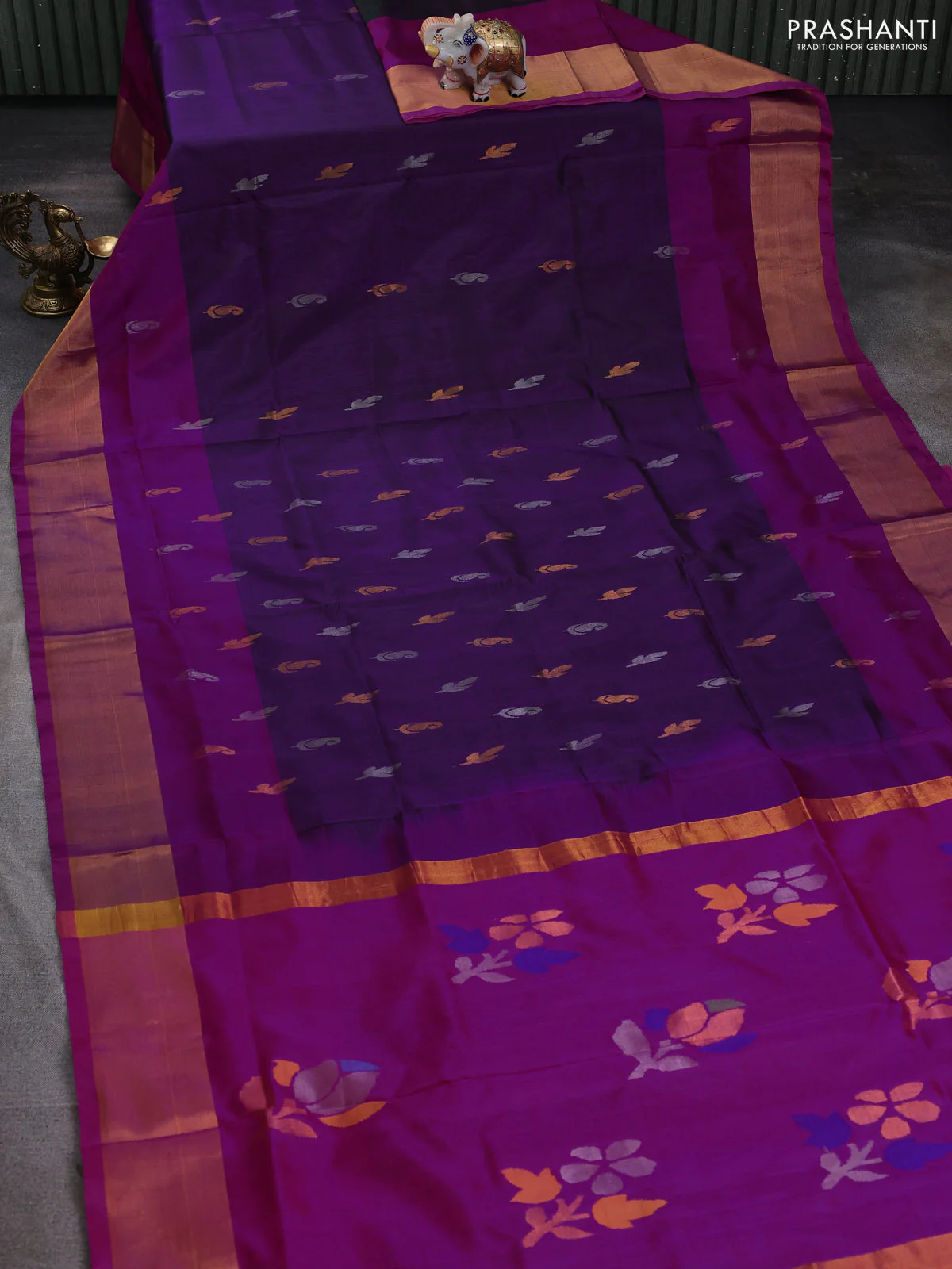 Pure uppada silk saree dual shade of purple and pink with silver & gold zari woven buttas and jamdhani design pallu - Image 2