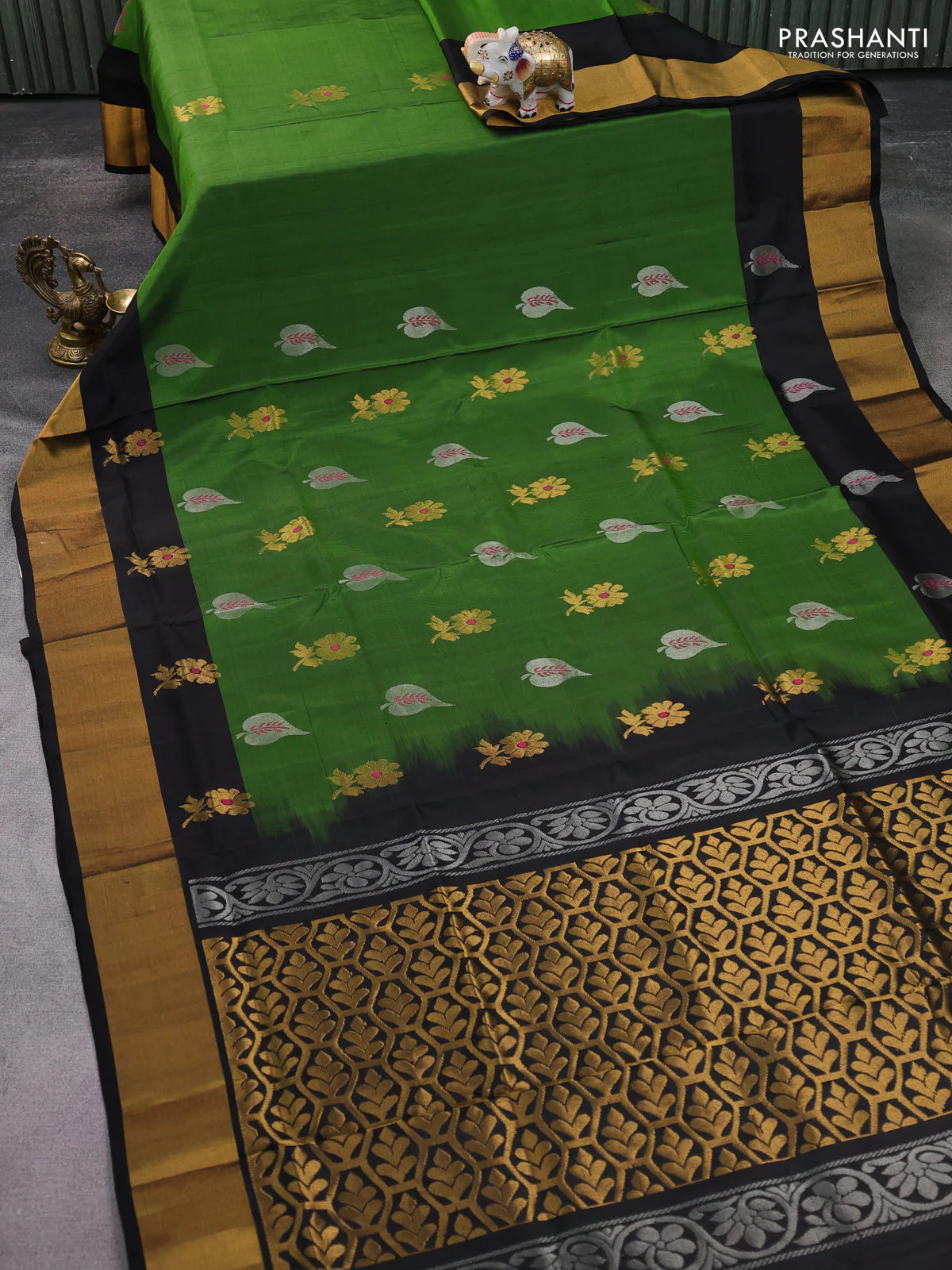 Pure uppada silk saree green and black with silver & gold zari woven buttas and zari woven border - Image 2