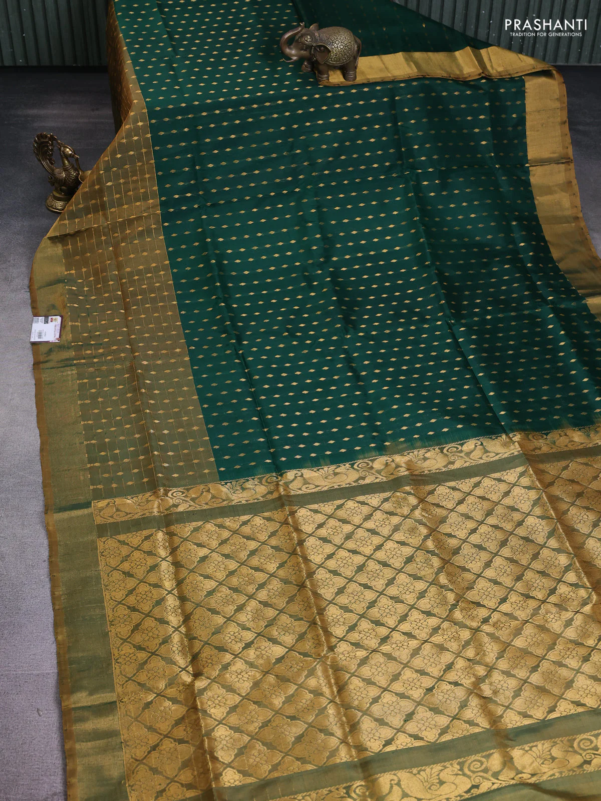 Pure uppada silk saree green and mehendi green with allover zari woven buttas and long zari woven butta border - Image 2