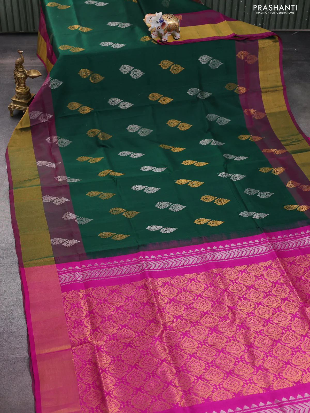 Pure uppada silk saree green and pink with silver & gold zari woven buttas and zari woven border - Image 2