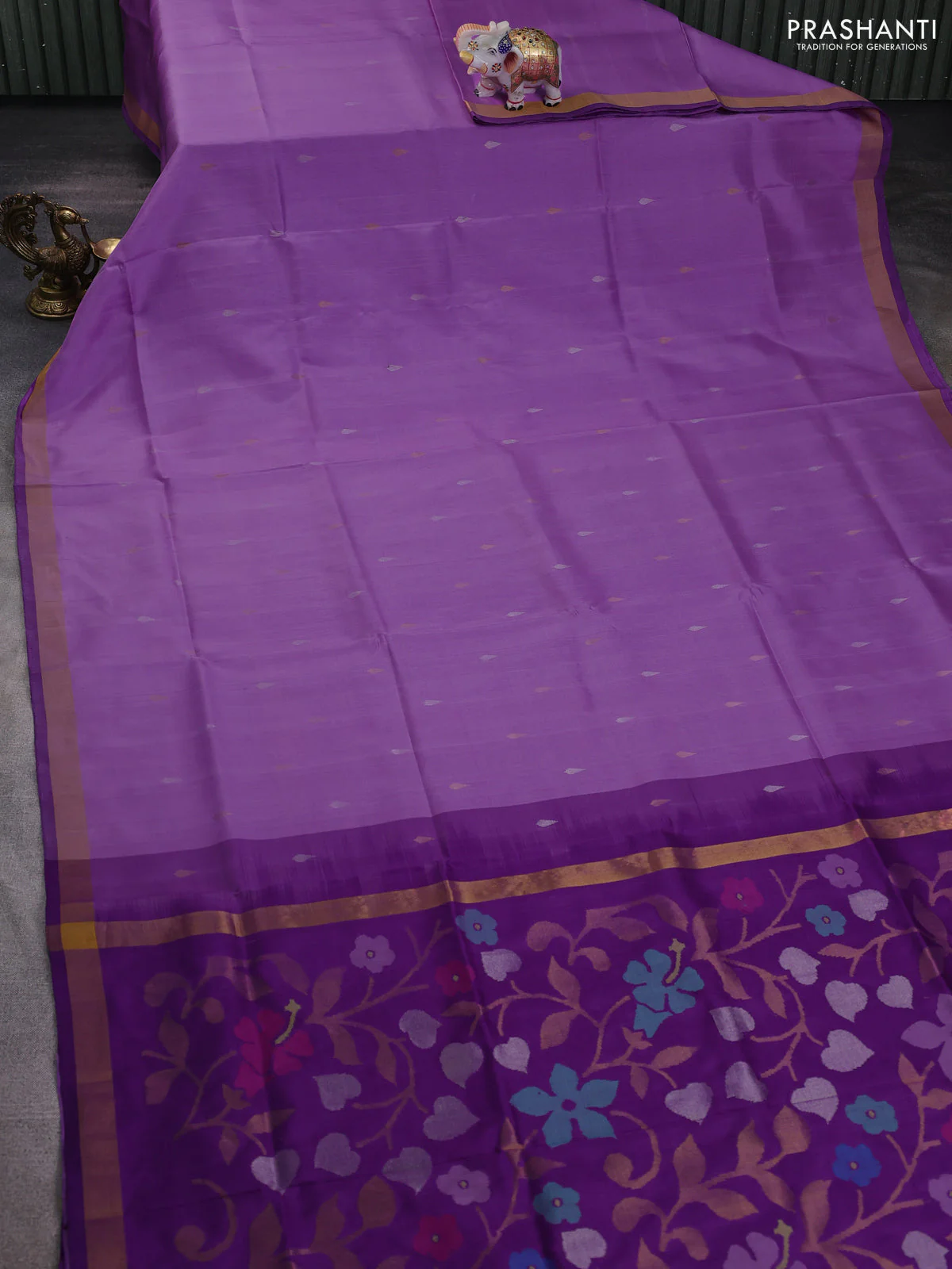 Pure uppada silk saree lavender and deep purple with thread & zari woven thilak buttas and jamdhani design pallu - Image 2