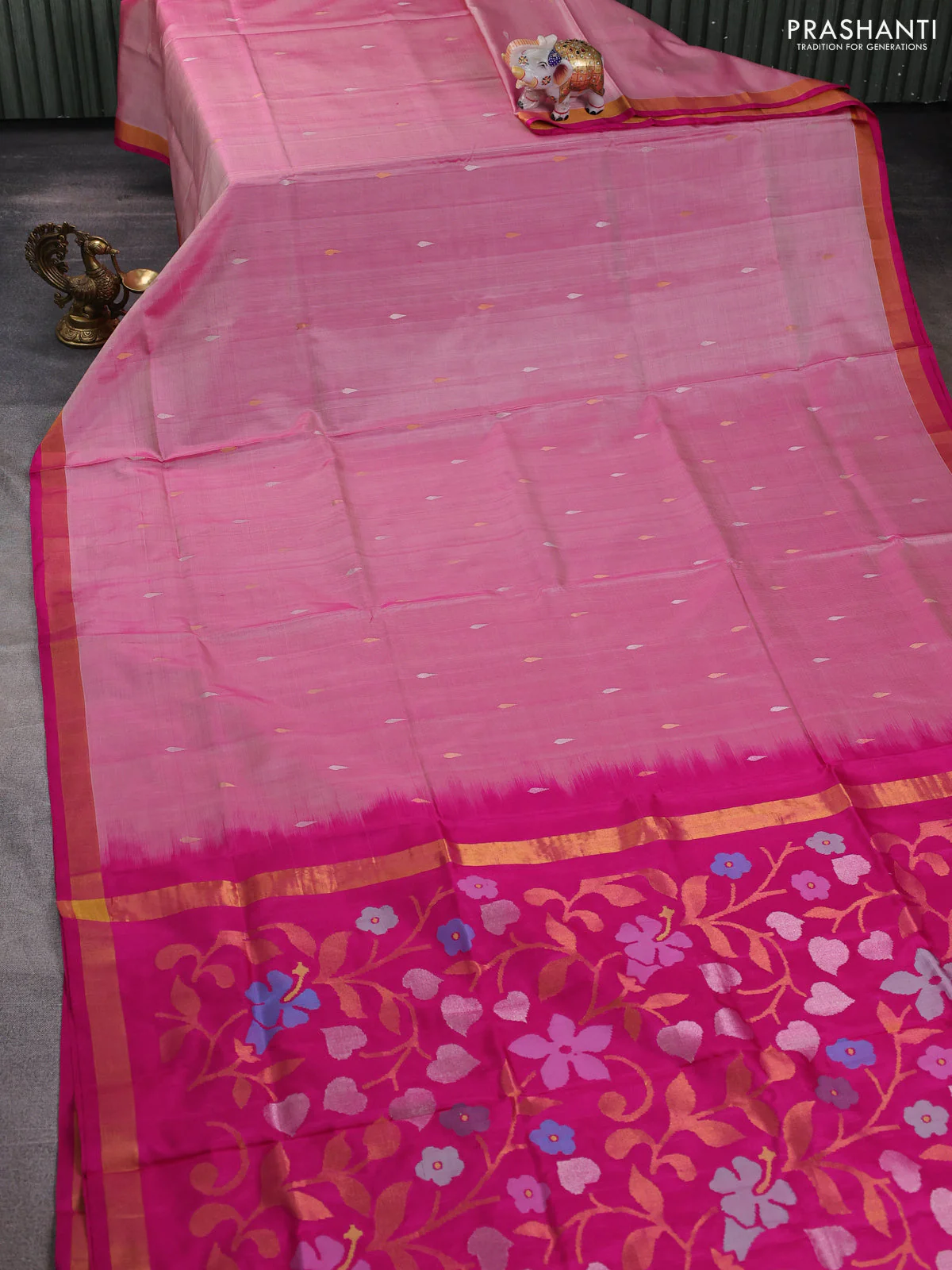 Pure uppada silk saree light pink and pink with silver & gold zari woven thilak buttas and jamdhani design pallu - Image 2
