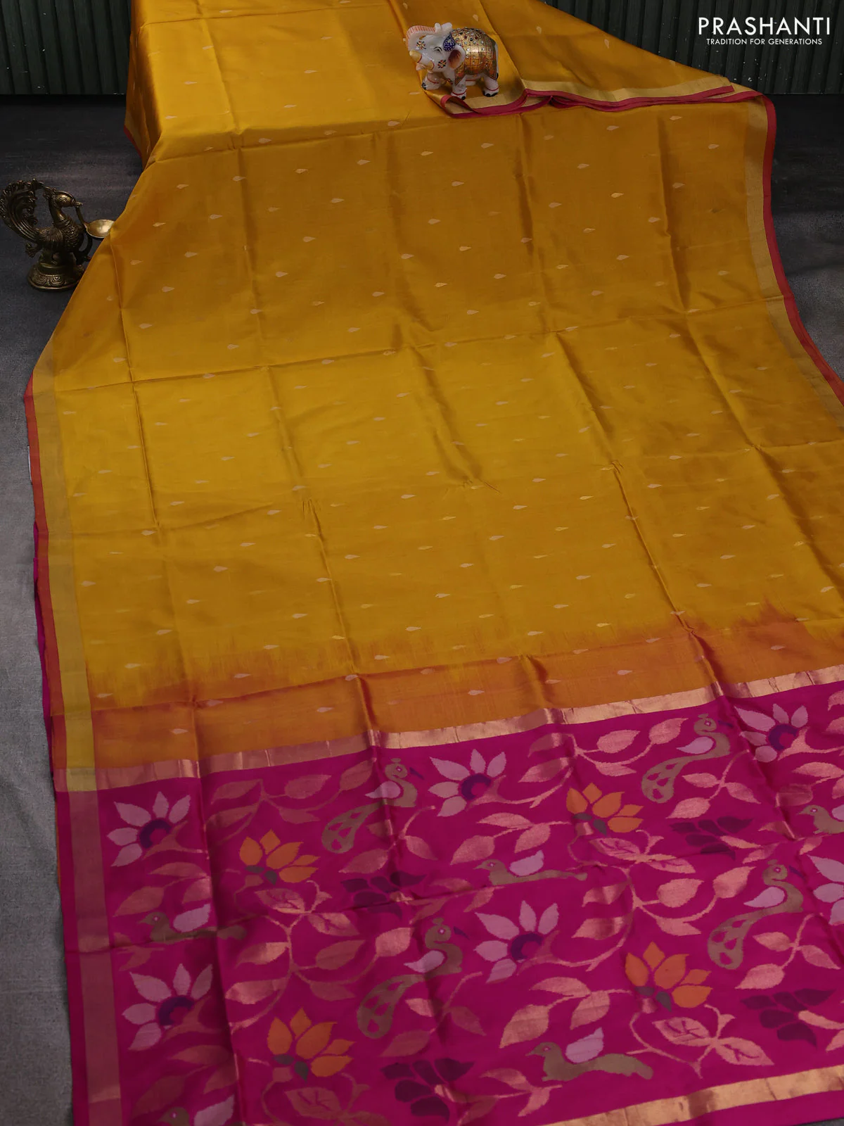 Pure uppada silk saree mustard yellow and magenta pink with silver & gold zari woven thilak buttas and jamdhani design pallu - Image 2