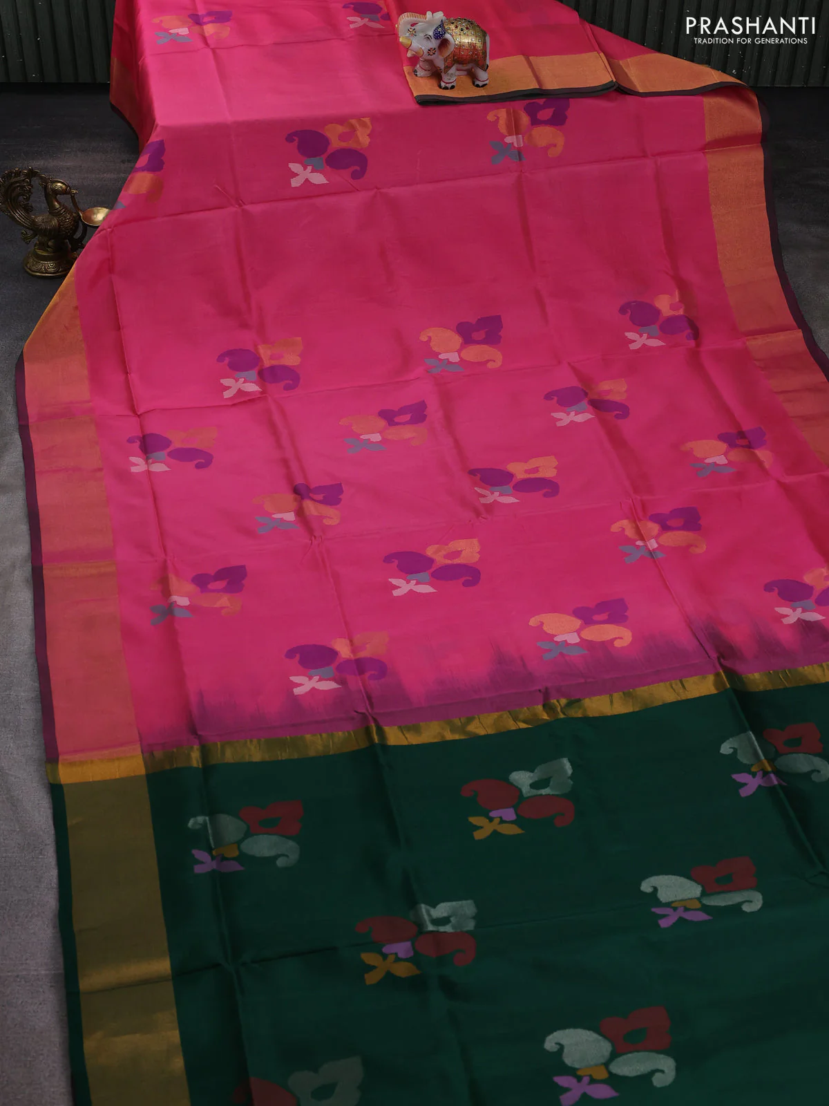 Pure uppada silk saree peach pink and dark green with jamdhani buttas and jamdhani design pallu - Image 2
