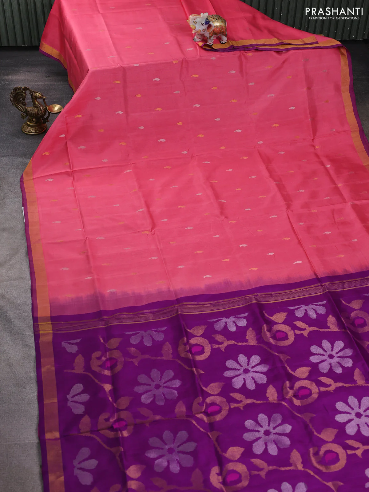 Pure uppada silk saree peach pink and purple with silver & gold zari woven buttas and jamdhani design pallu - Image 2