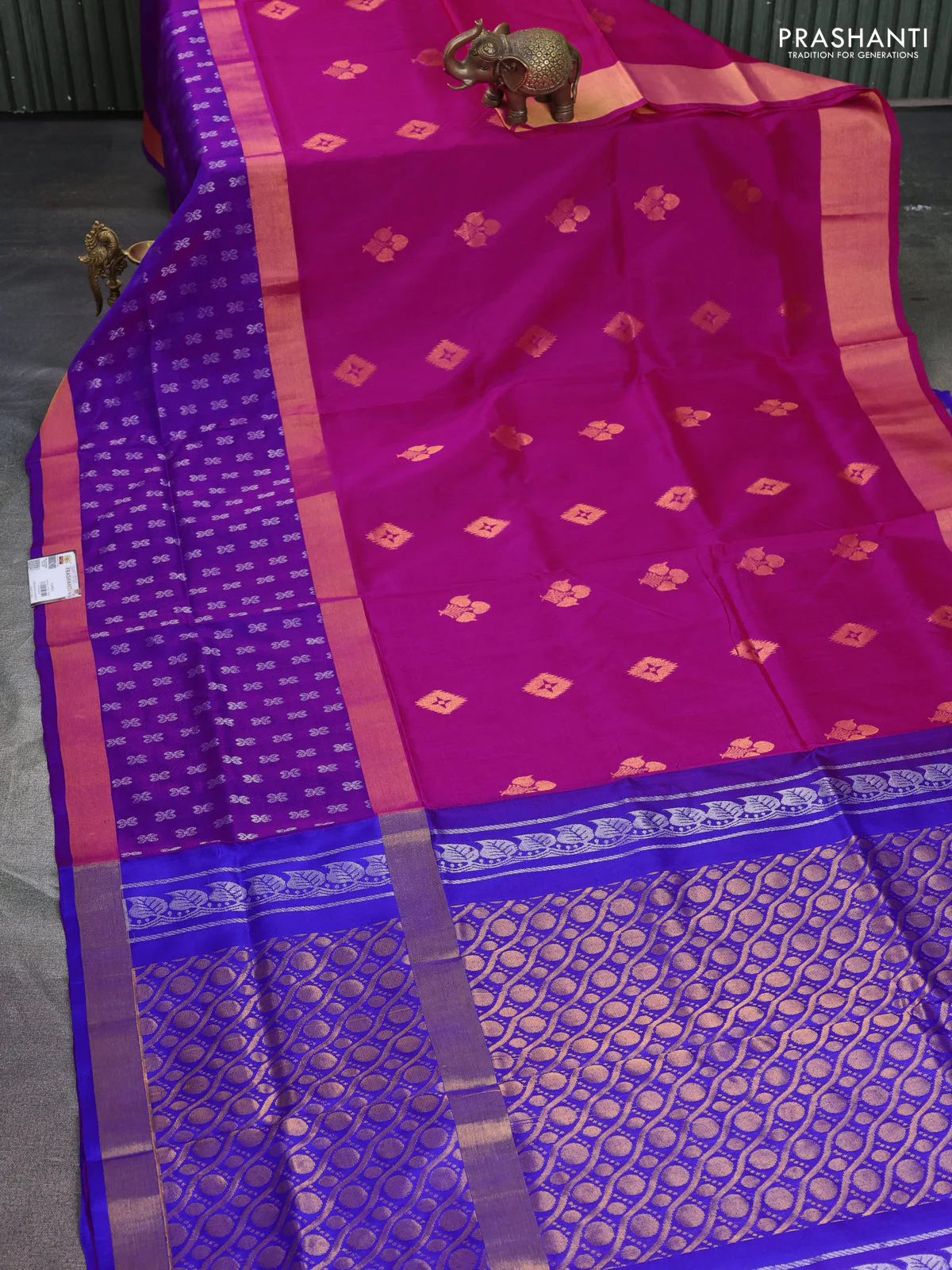 Pure uppada silk saree pink and blue with zari woven buttas and long zari woven butta border - Image 2