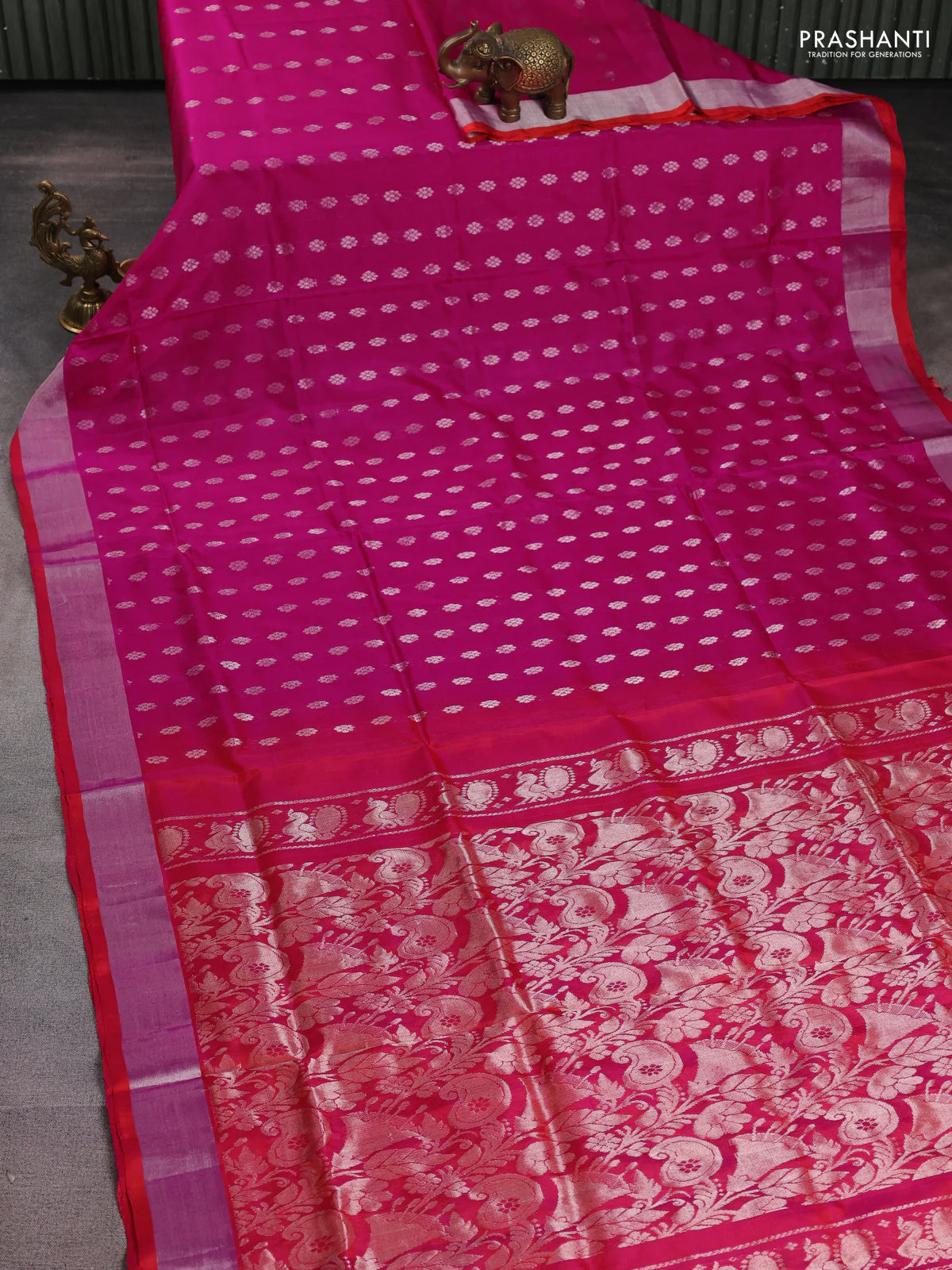 Pure uppada silk saree pink and dual shade of pinkish orange with silver zari woven buttas and silver zari woven border - Image 2