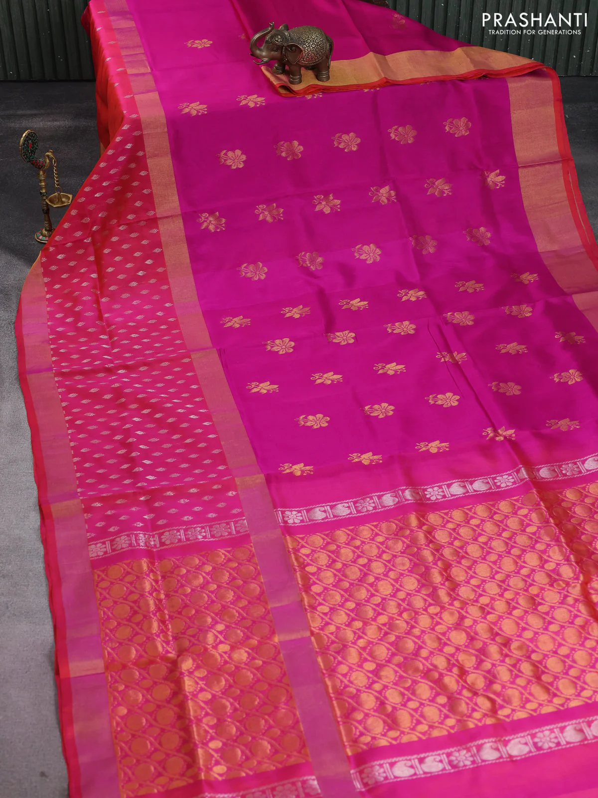 Pure uppada silk saree pink and dual shade of pinkish orange with zari woven buttas and long zari woven butta border - Image 2