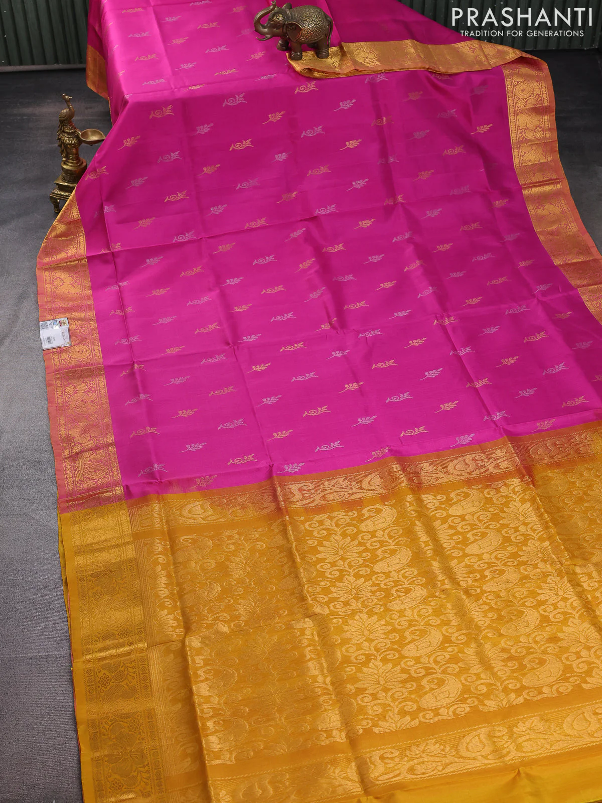 Pure uppada silk saree pink and mustard yellow with silver & gold zari woven buttas and zari woven border - Image 2
