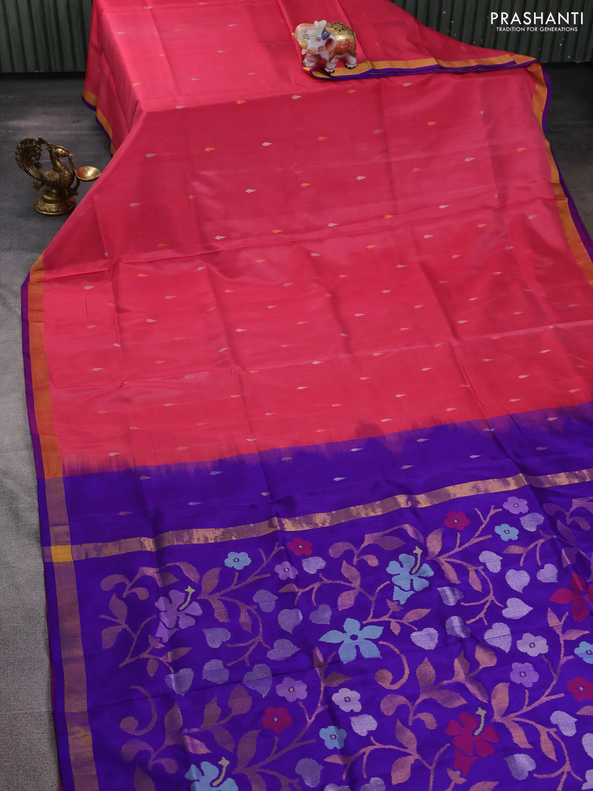 Pure uppada silk saree pink shade and violet with silver & gold zari woven thilak buttas and jamdhani design pallu - Image 2