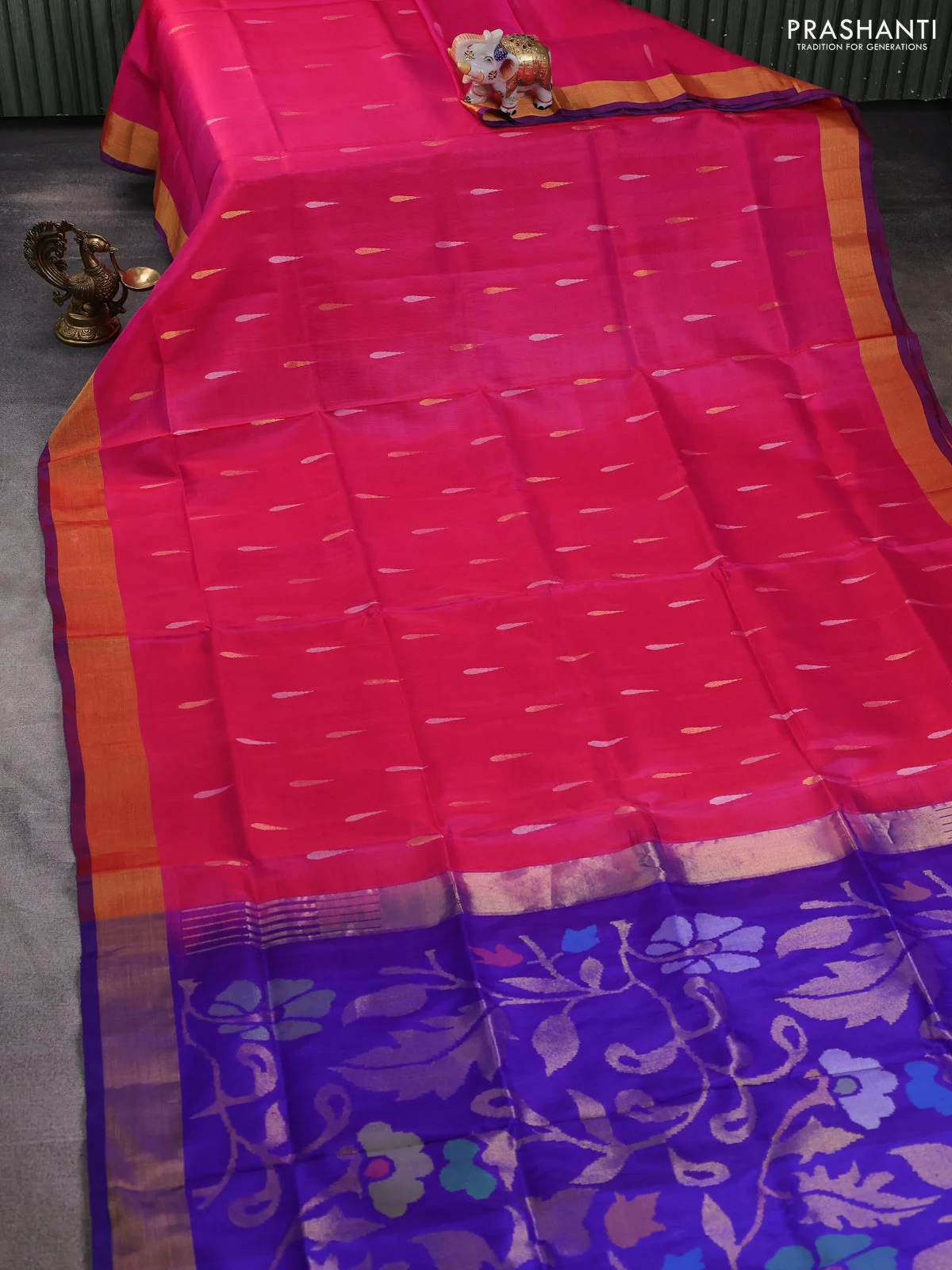 Pure uppada silk saree pink with silver & gold zari woven thilak buttas and jamdhani design pallu - Image 2