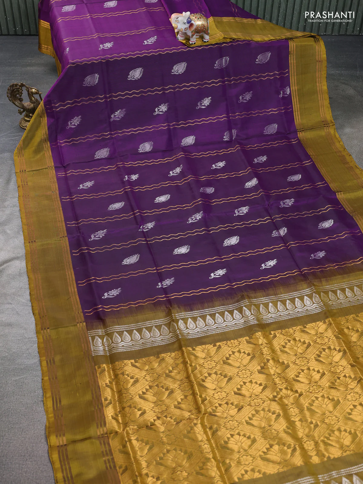 Pure uppada silk saree violet and sap green with allover zari weaves & silver buttas and rettapet zari woven border - Image 2