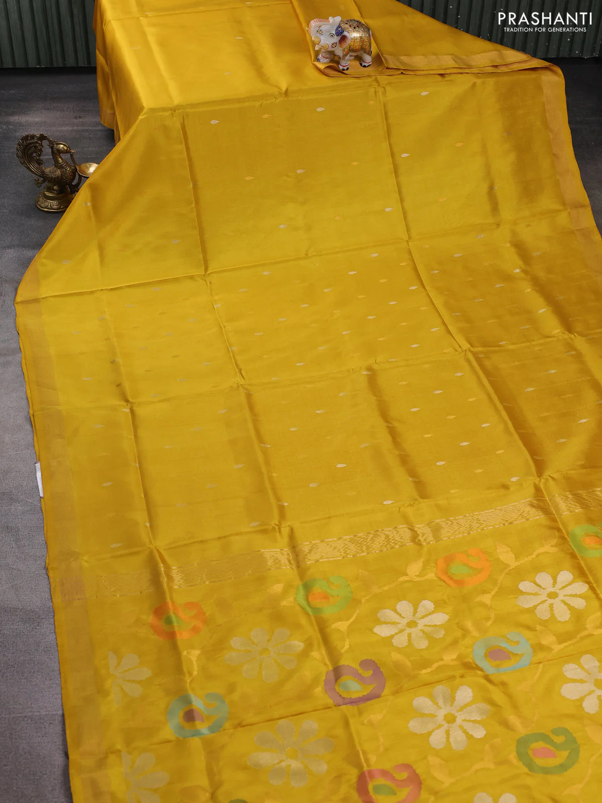 Pure uppada silk saree yellow with silver & gold zari woven thilak buttas and jamdhani design pallu - Image 2