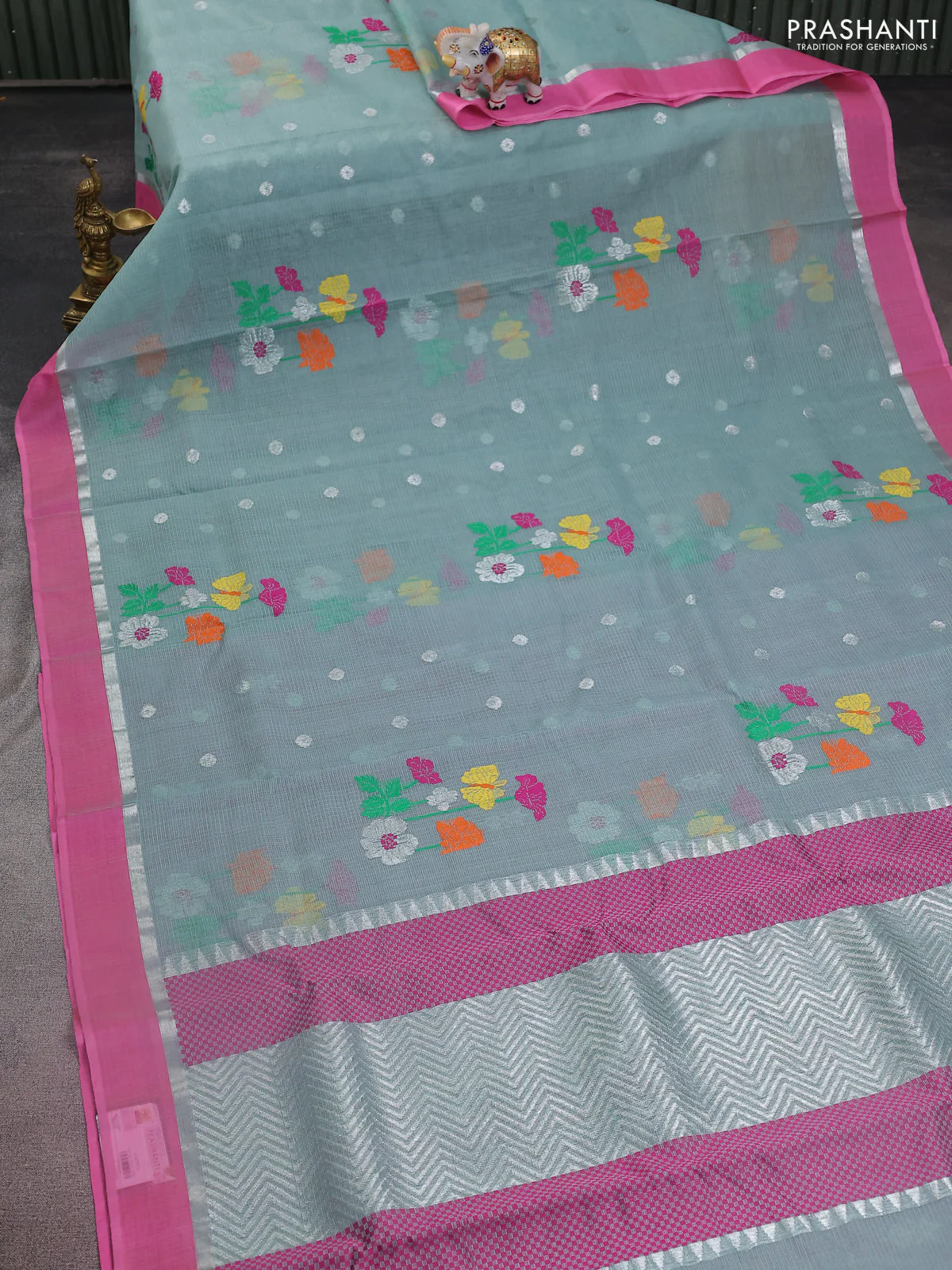 Pure zari kota silk saree pastel shade and pink with thread & silver zari woven buttas and silver zari woven simple border - Image 2