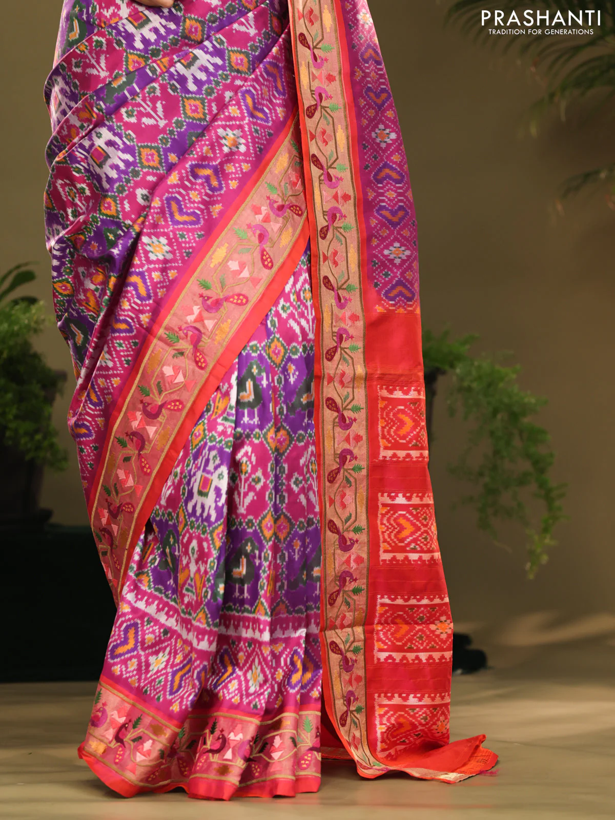 Purple & red kanchipuram silk saree with patola prints and border embroidery - Image 4
