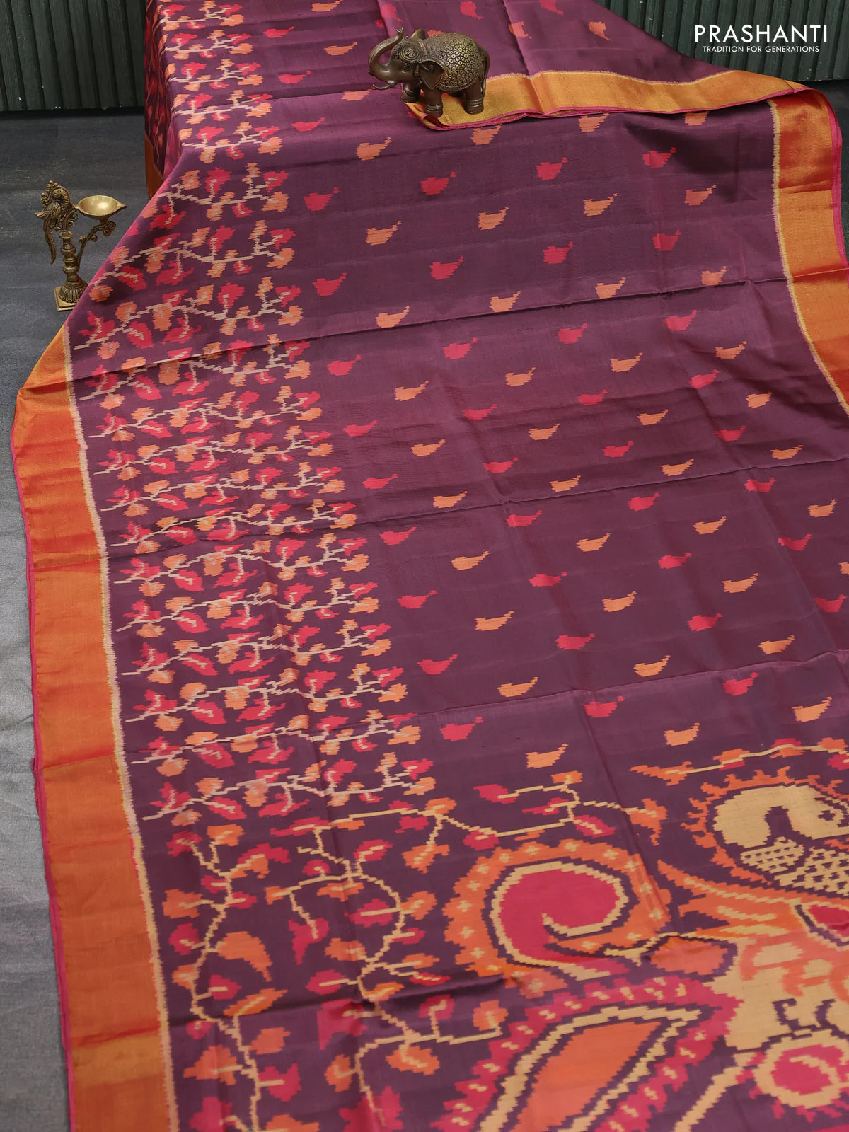 Rajkot patola silk saree pastel maroon and maroon with allover ikat woven buttas and zari woven border - Image 2