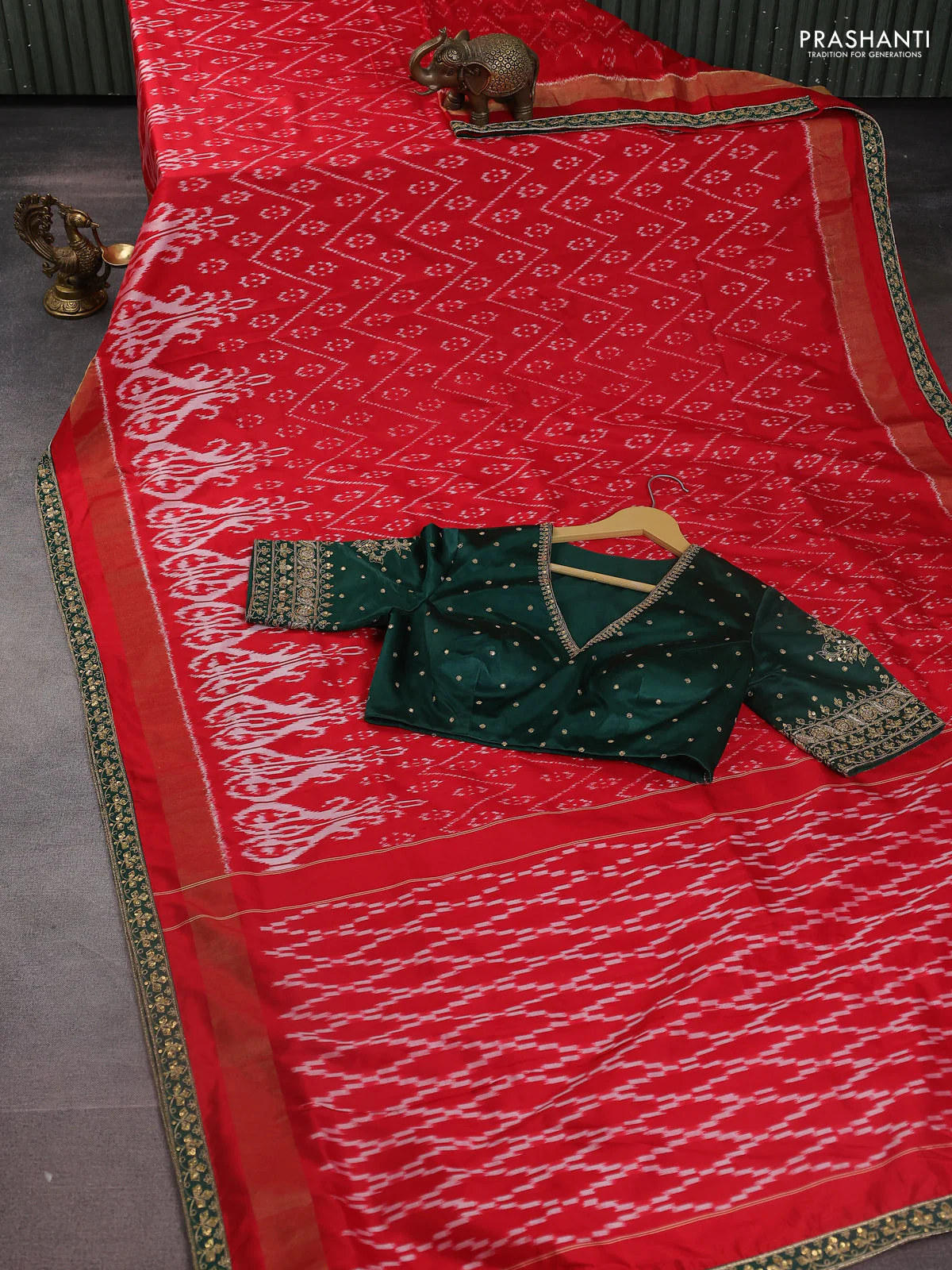 Red & Dark Green Pochampally Silk saree with Border Embroidery & Readymade Blouse - Image 6