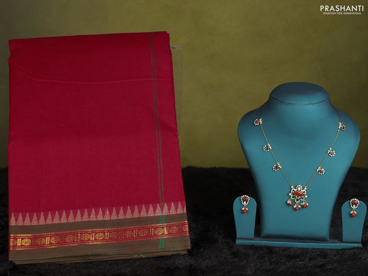 Red narayanpet cotton saree with matching neck piece