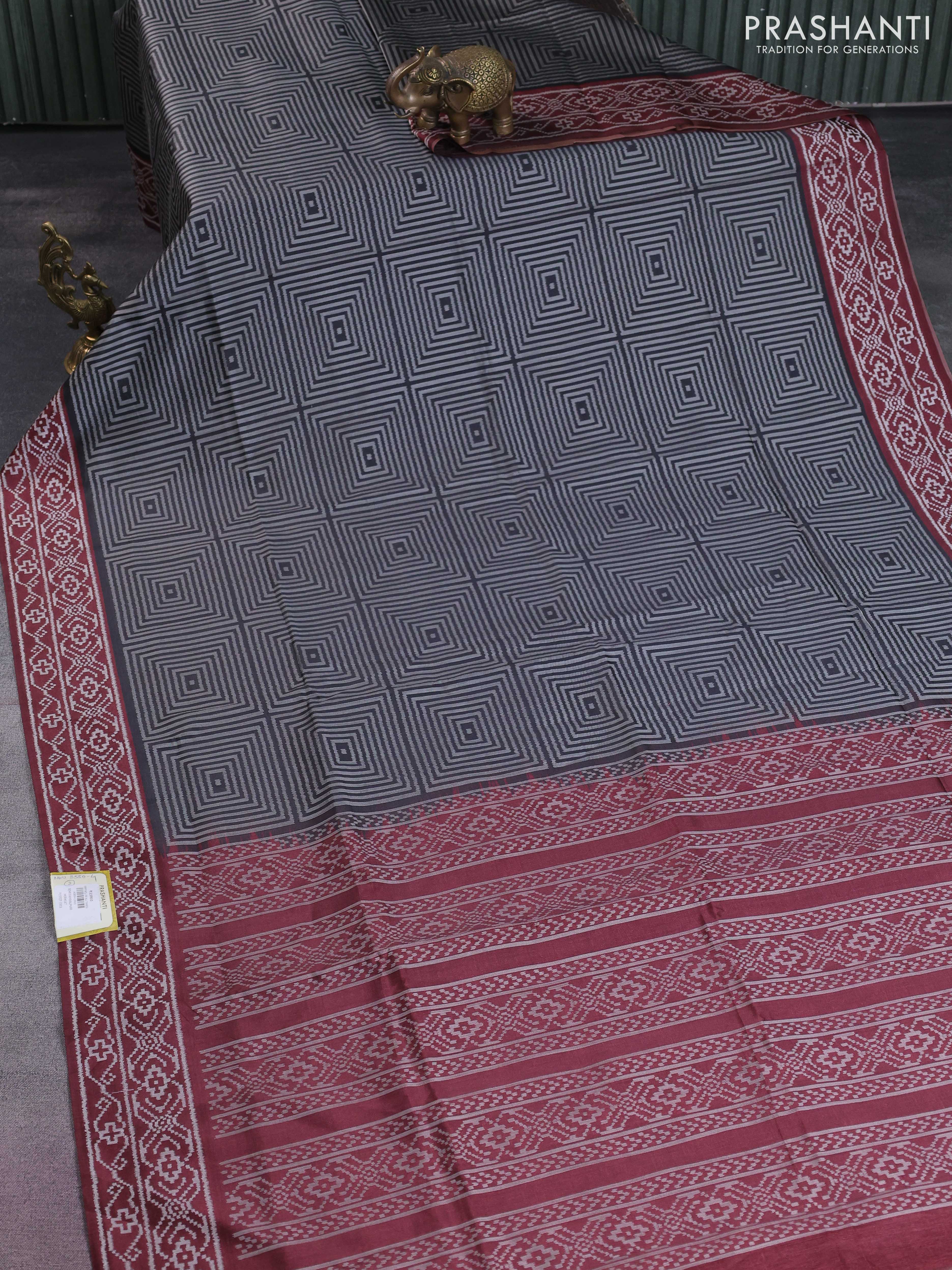 Sambalpuri semi silk saree black and deep maroon with allover geometric ikat weaves and thread woven border - Image 2