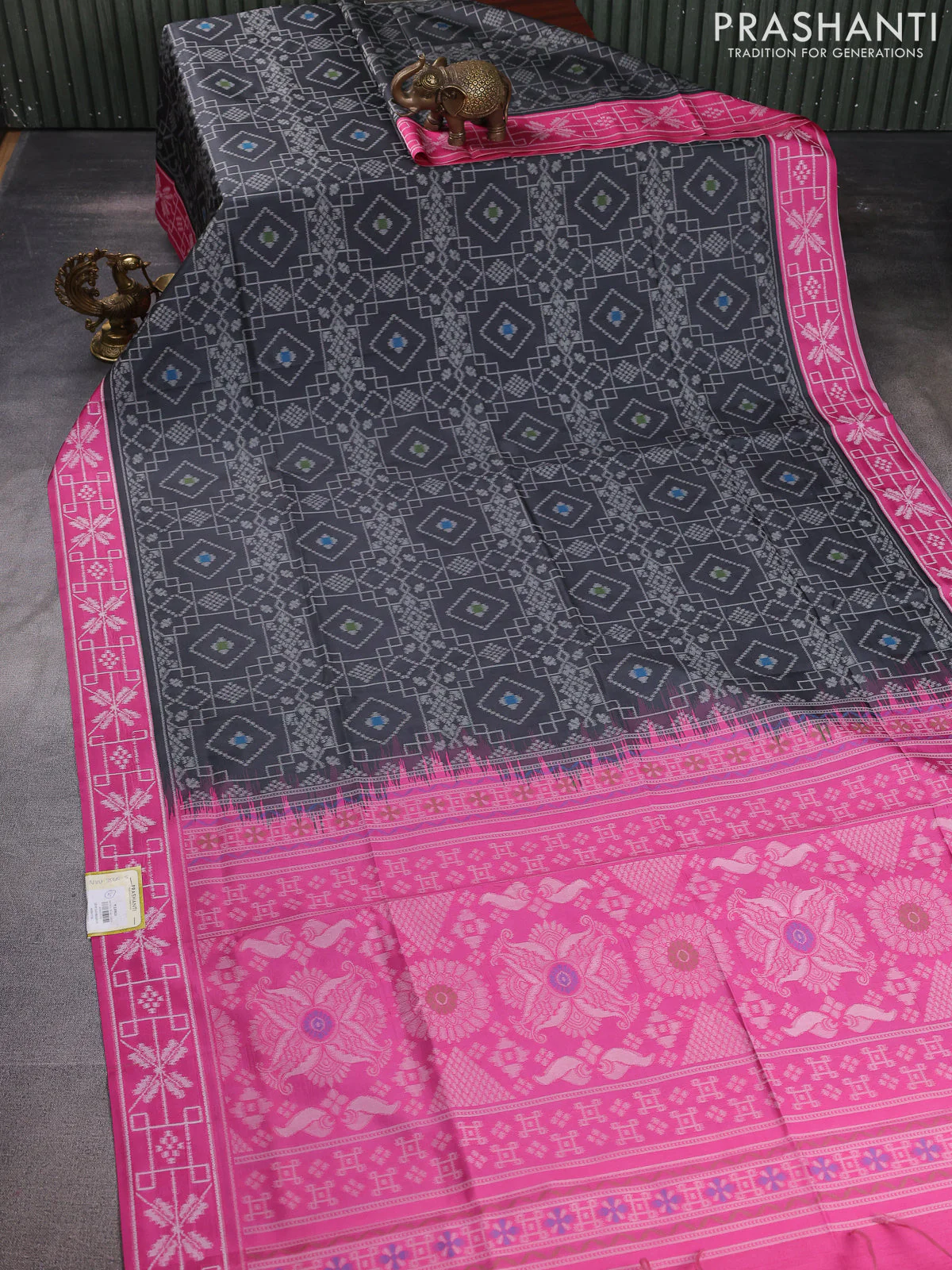 Sambalpuri semi silk saree elephant grey and pink with allover ikat weaves and thread woven border - Image 2