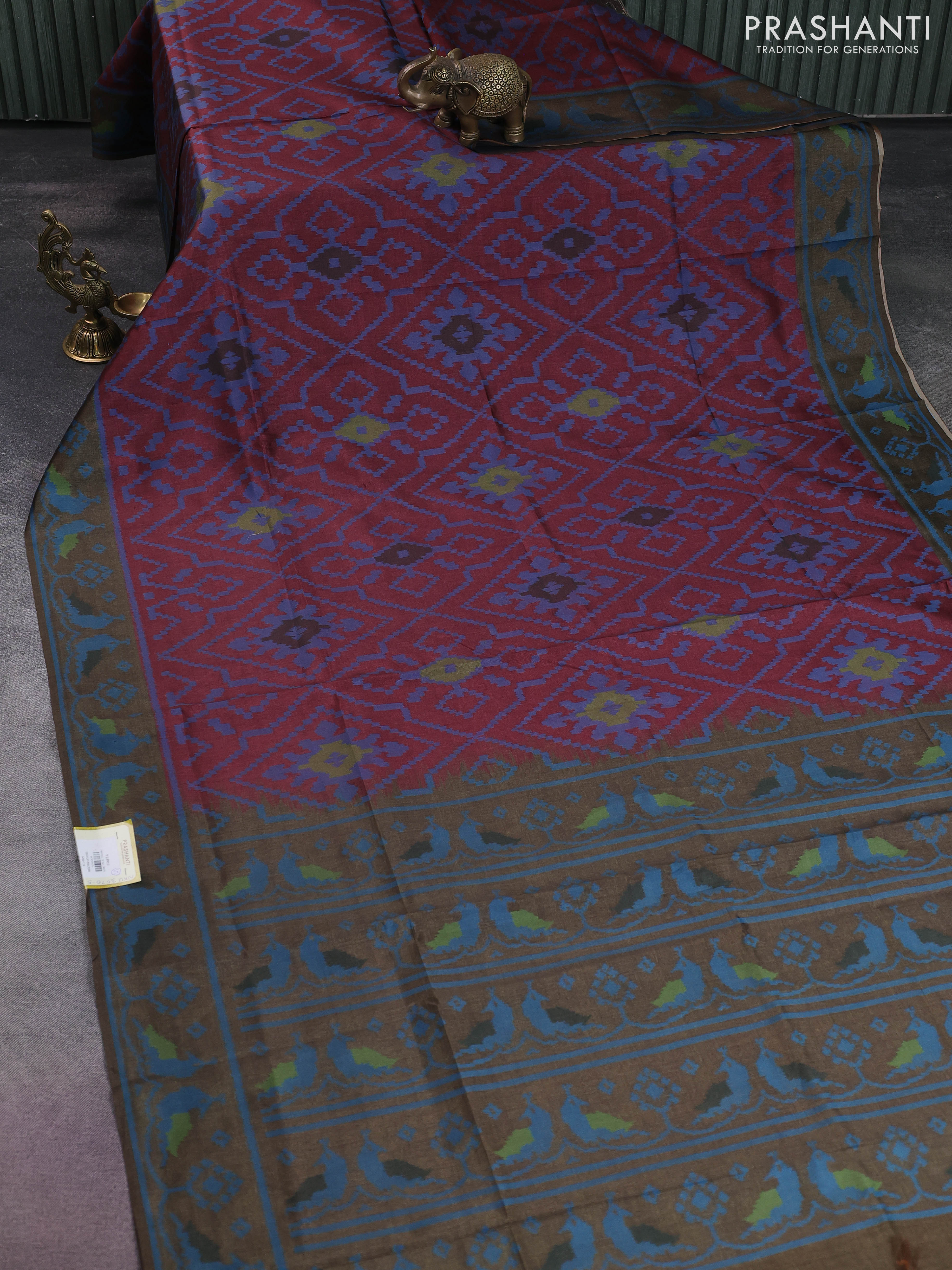 Sambalpuri semi silk saree maroon and sap green with allover ikat weaves and thread woven border - Image 2
