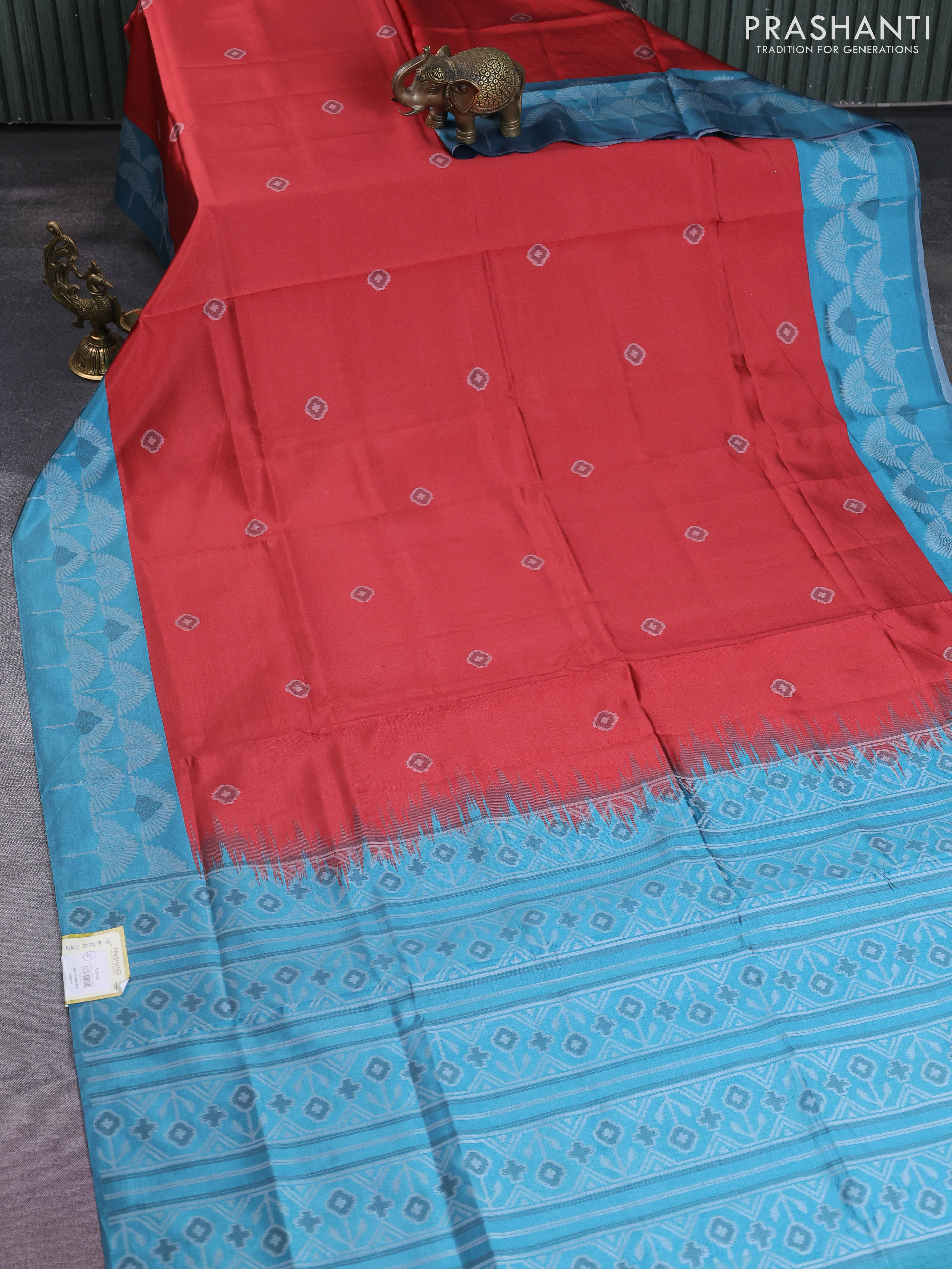 Sambalpuri semi silk saree red and pastel blue with allover ikat butta weaves and thread woven border - Image 2