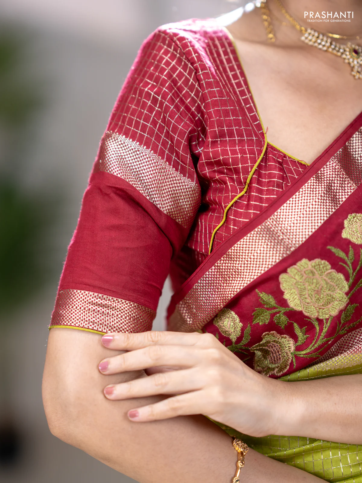 Semi chanderi saree light green and maroon with allover zari woven checked pattern and embroidery zari border - Image 4