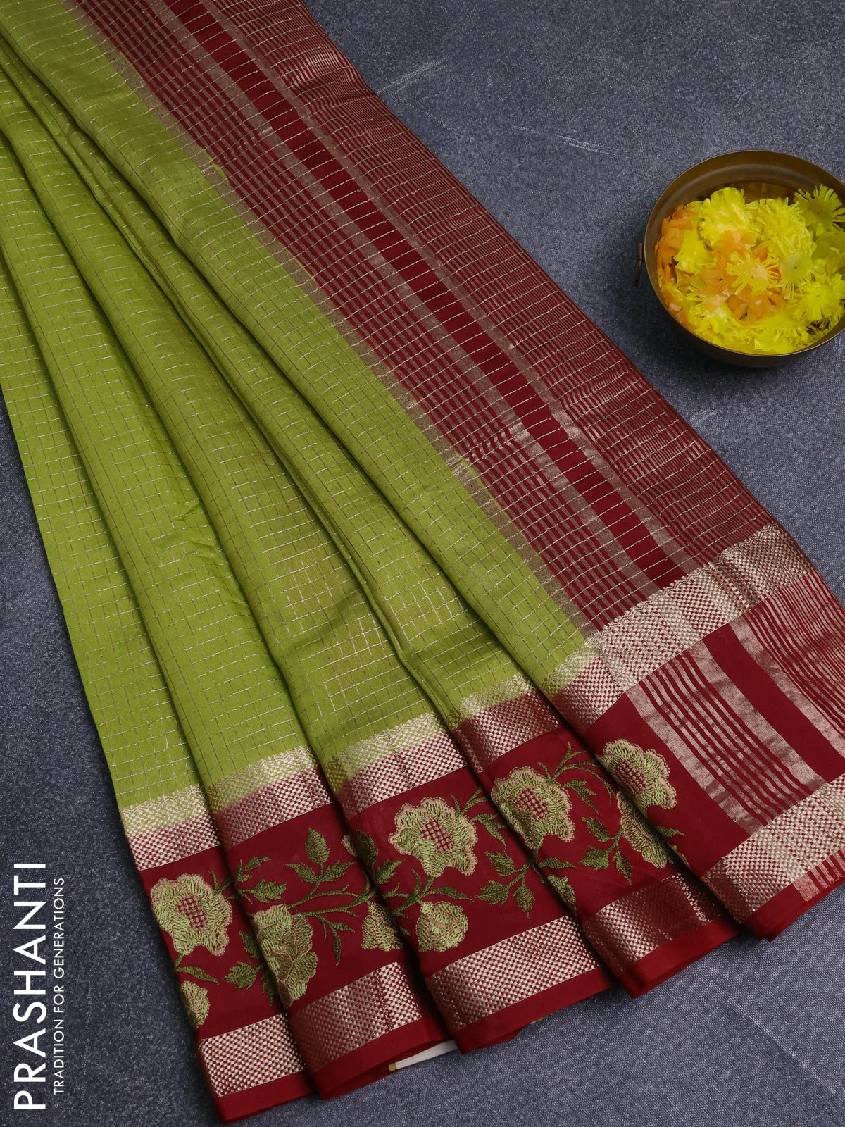 Semi chanderi saree light green and maroon with allover zari woven checked pattern and embroidery zari border - Image 5