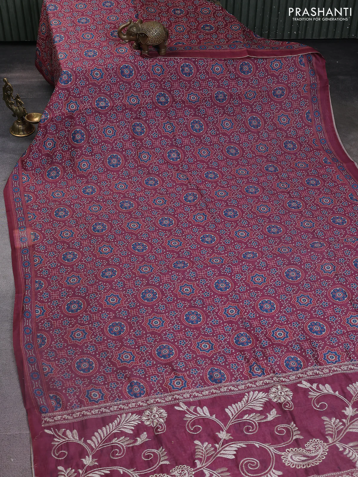 Semi chanderi saree magenta pink with allover prints and embroidery pallu - Image 2