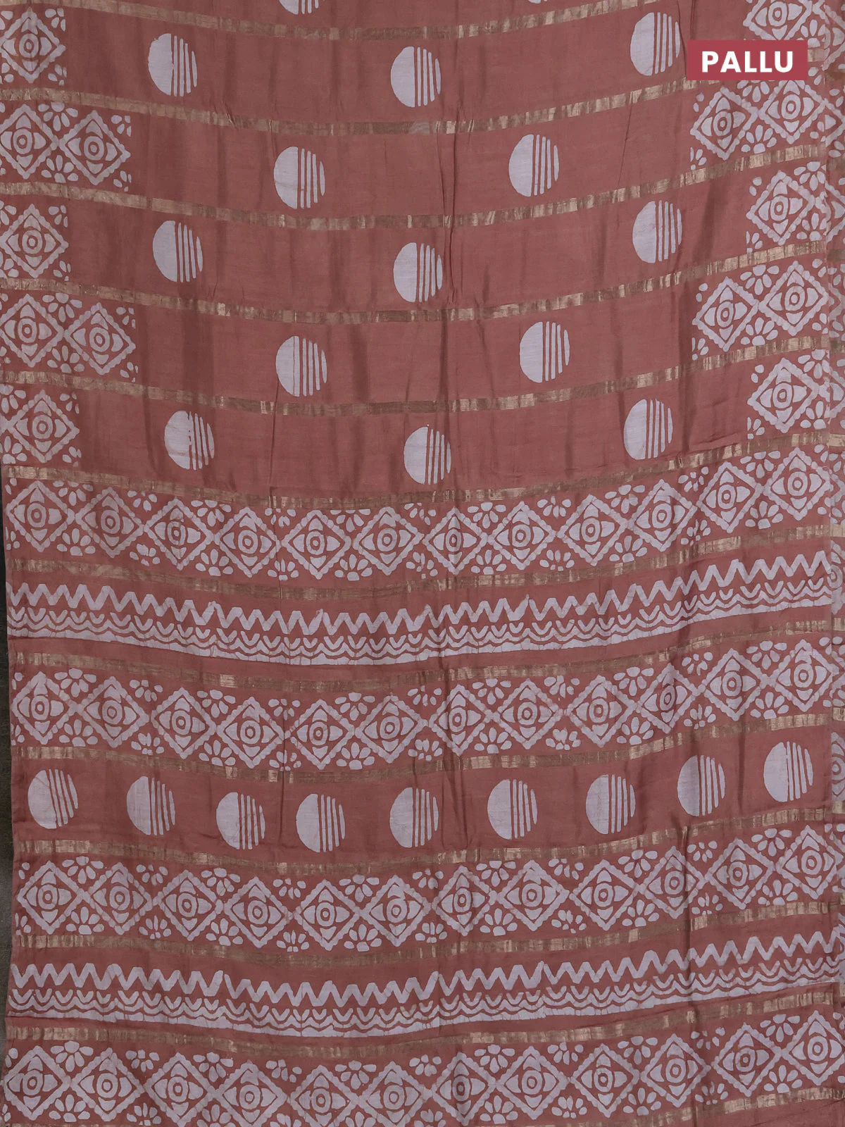 Semi chanderi saree pastel brown with allover zari strips & batik butta prints in borderless style - Image 3