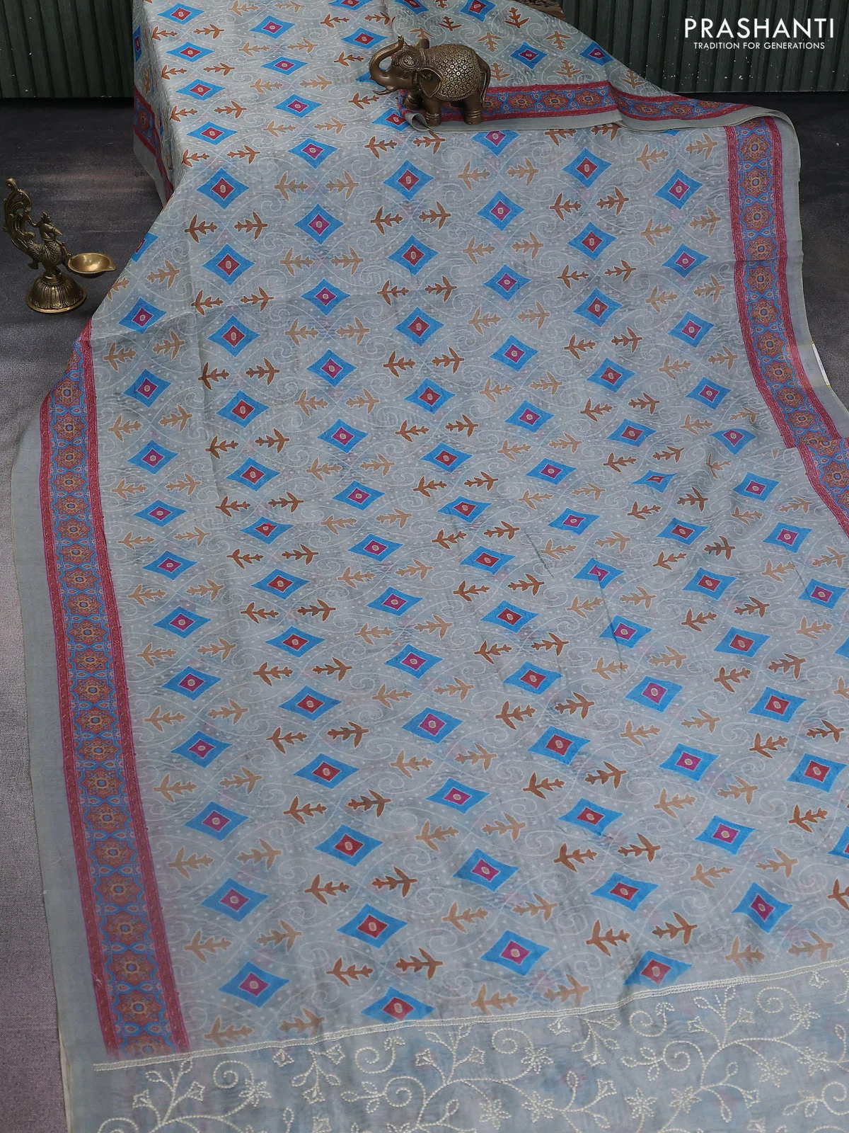 Semi chanderi saree pastel green with allover prints and embroidery pallu - Image 2
