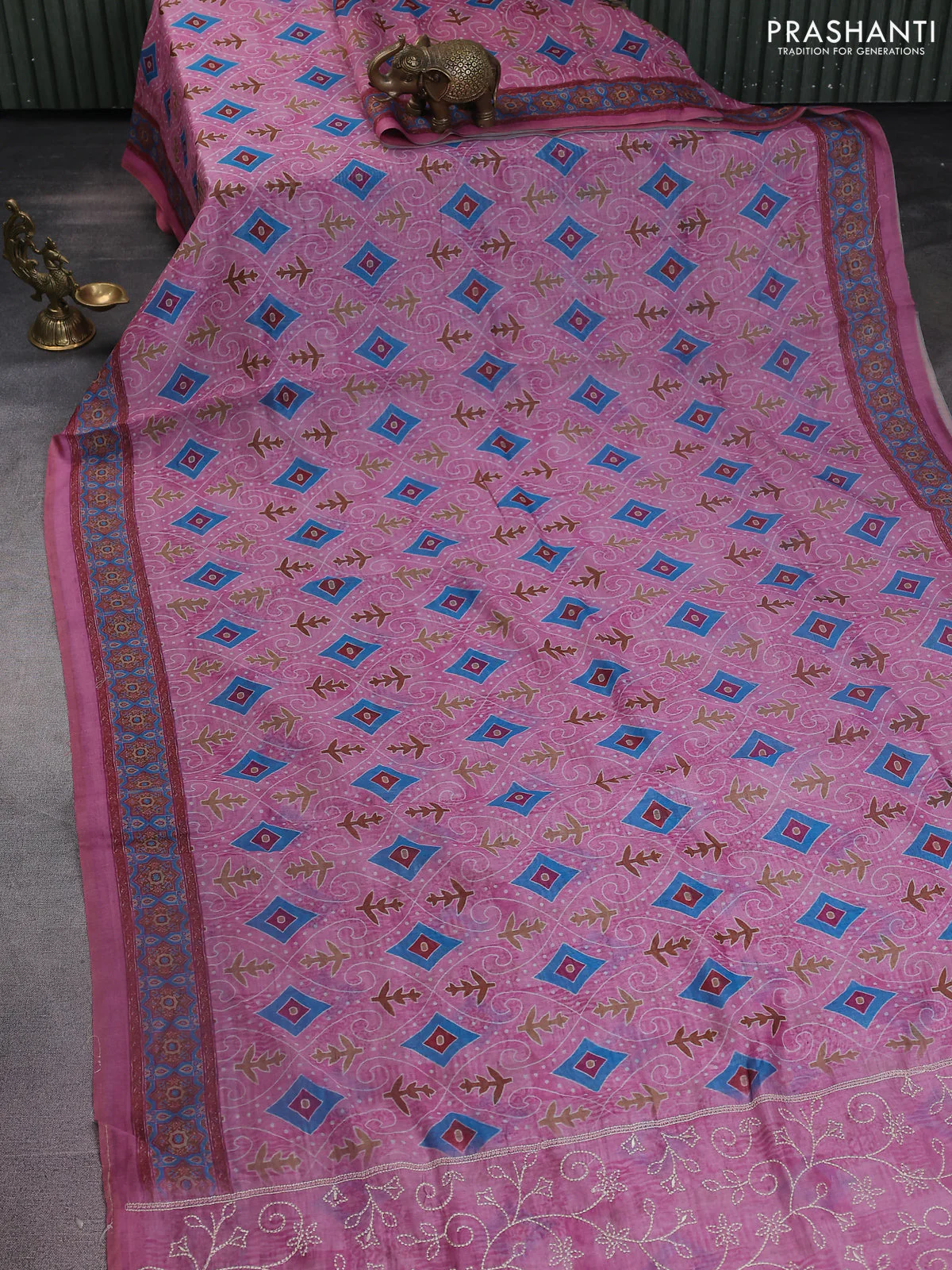 Semi chanderi saree pink with allover prints and embroidery pallu - Image 2