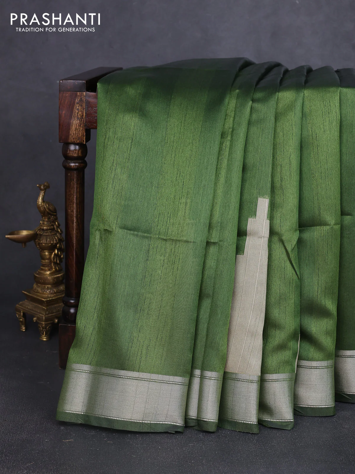 Semi dupion saree green with plain body and mural printed pallu - Image 2