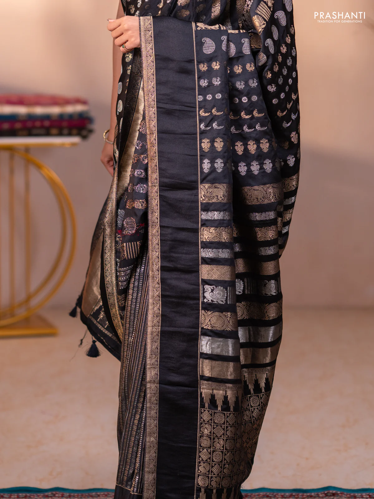 Semi kanchipuram partly saree black with allover silver & zari weaves and rettapet zari woven border - Image 4