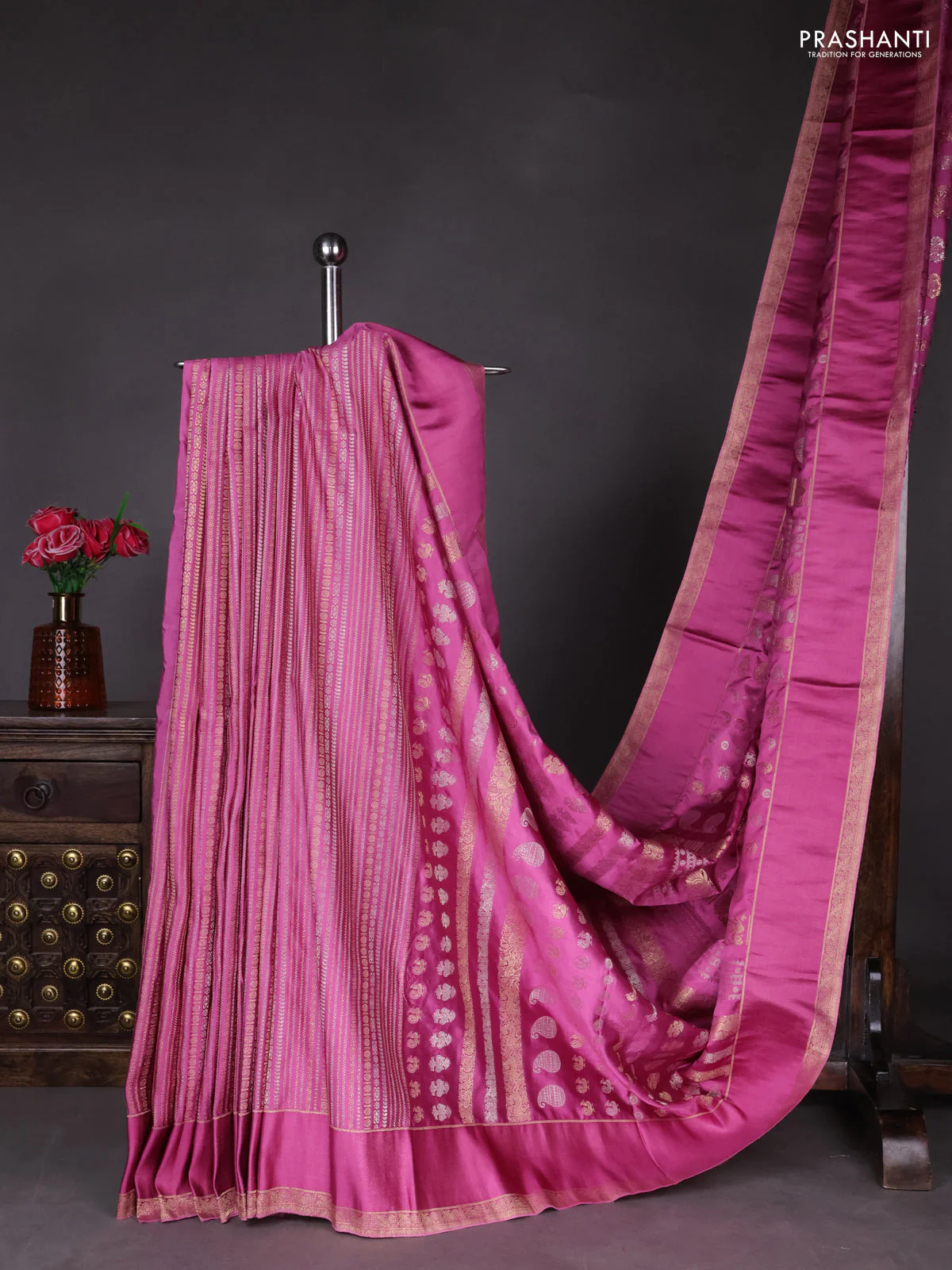Semi kanchipuram partly saree mauve pink with allover silver & zari weaves and rettapet zari woven border - Image 3