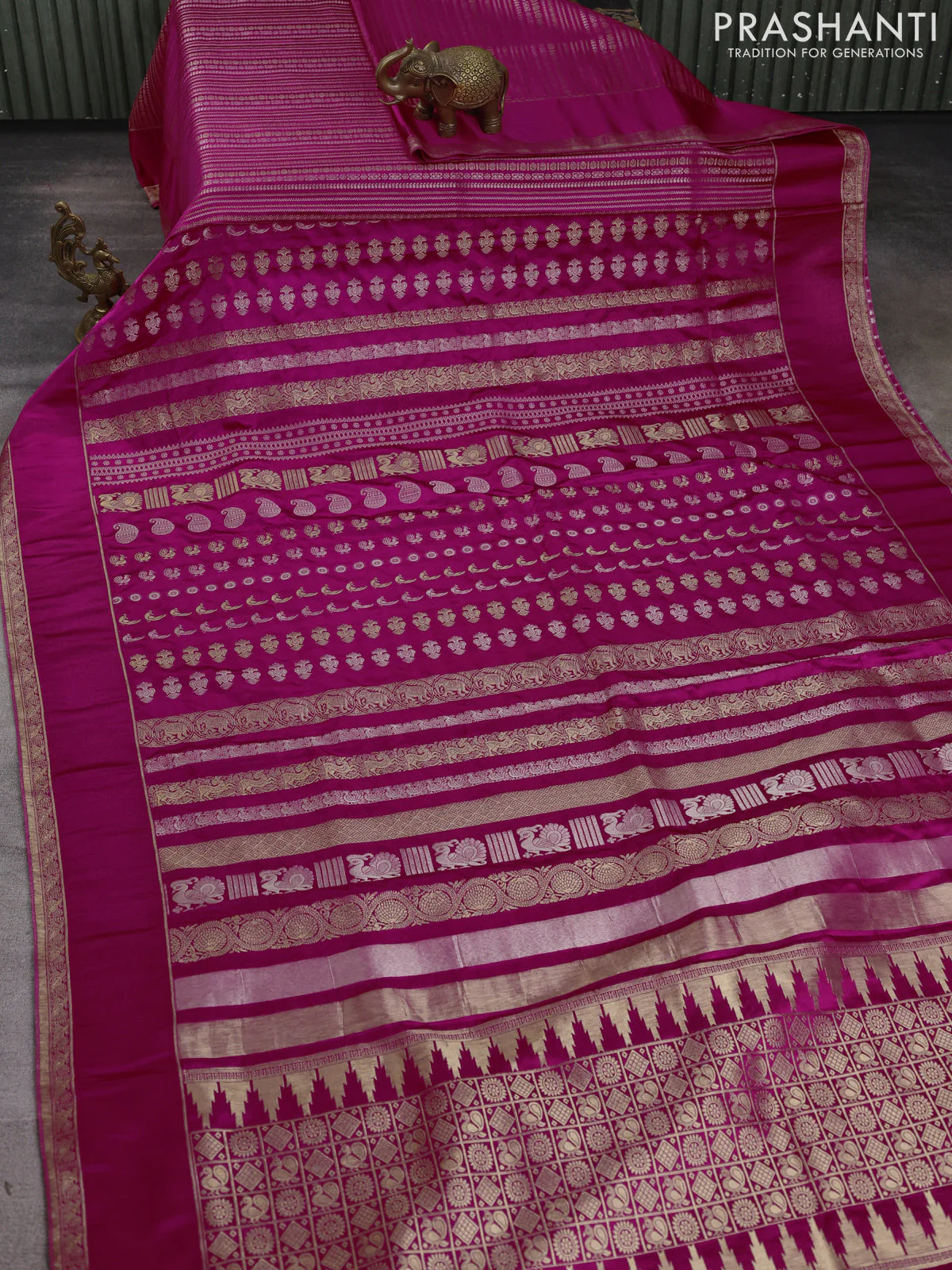 Semi kanchipuram partly saree pink with allover silver & zari weaves and rettapet zari woven border - Image 4