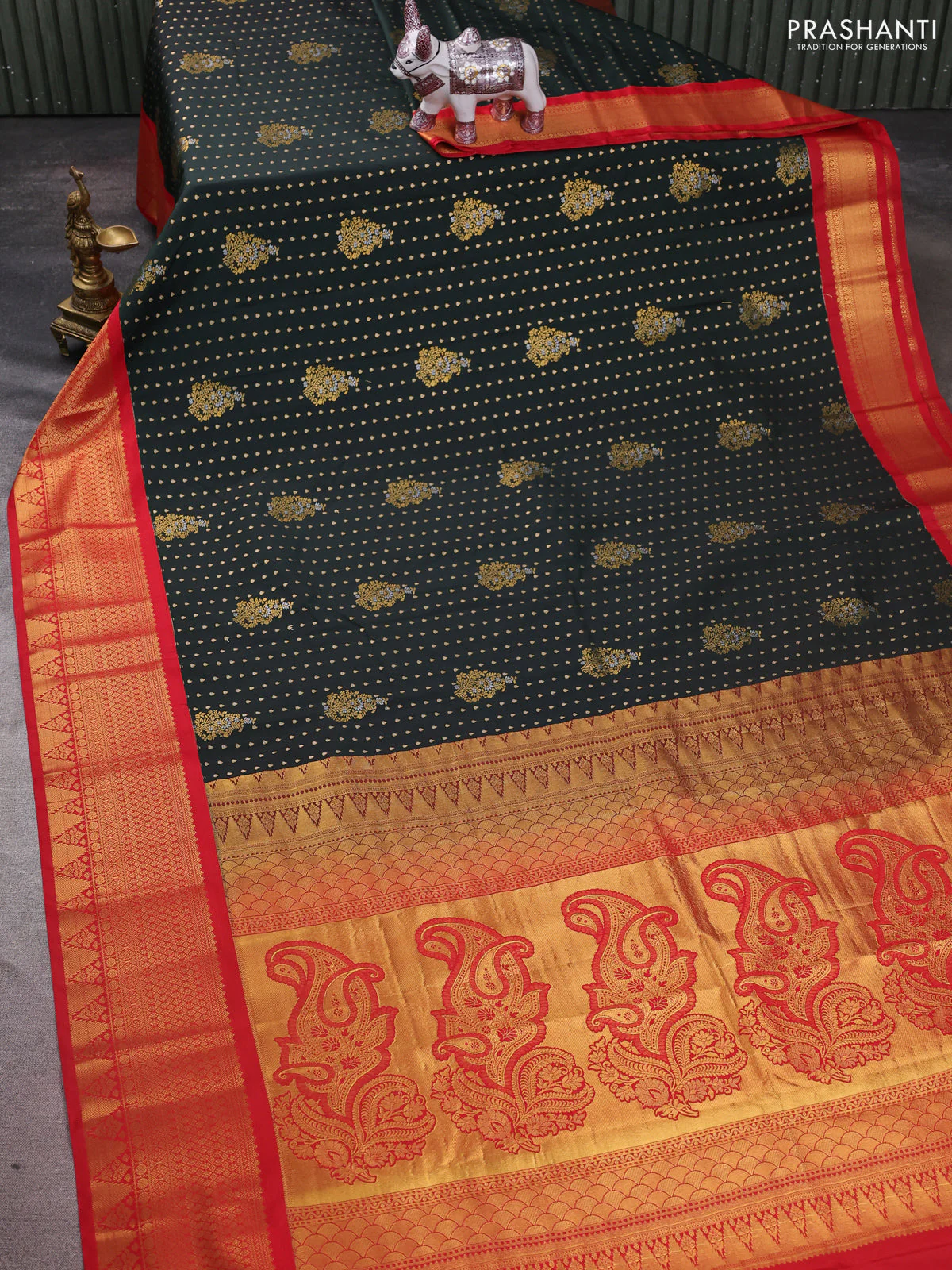 Semi kanchipuram silk saree bottle green and red with allover silver & zari woven buttas and zari woven korvai border - Image 2
