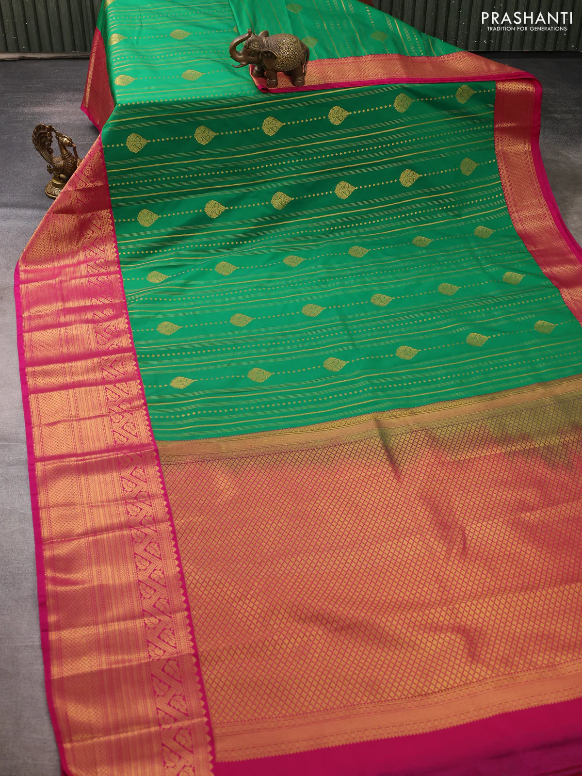 Semi kanchipuram silk saree green and pink with allover zari weaves & buttas and long zari woven border - Image 2