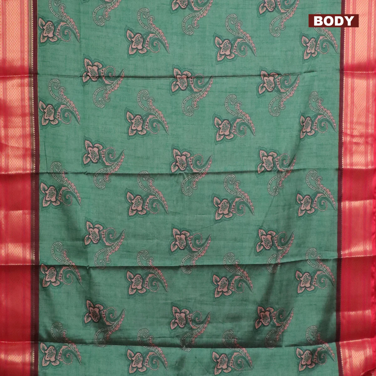 Semi kanchipuram silk saree green and red with allover floral butta prints and zari woven border - Image 2